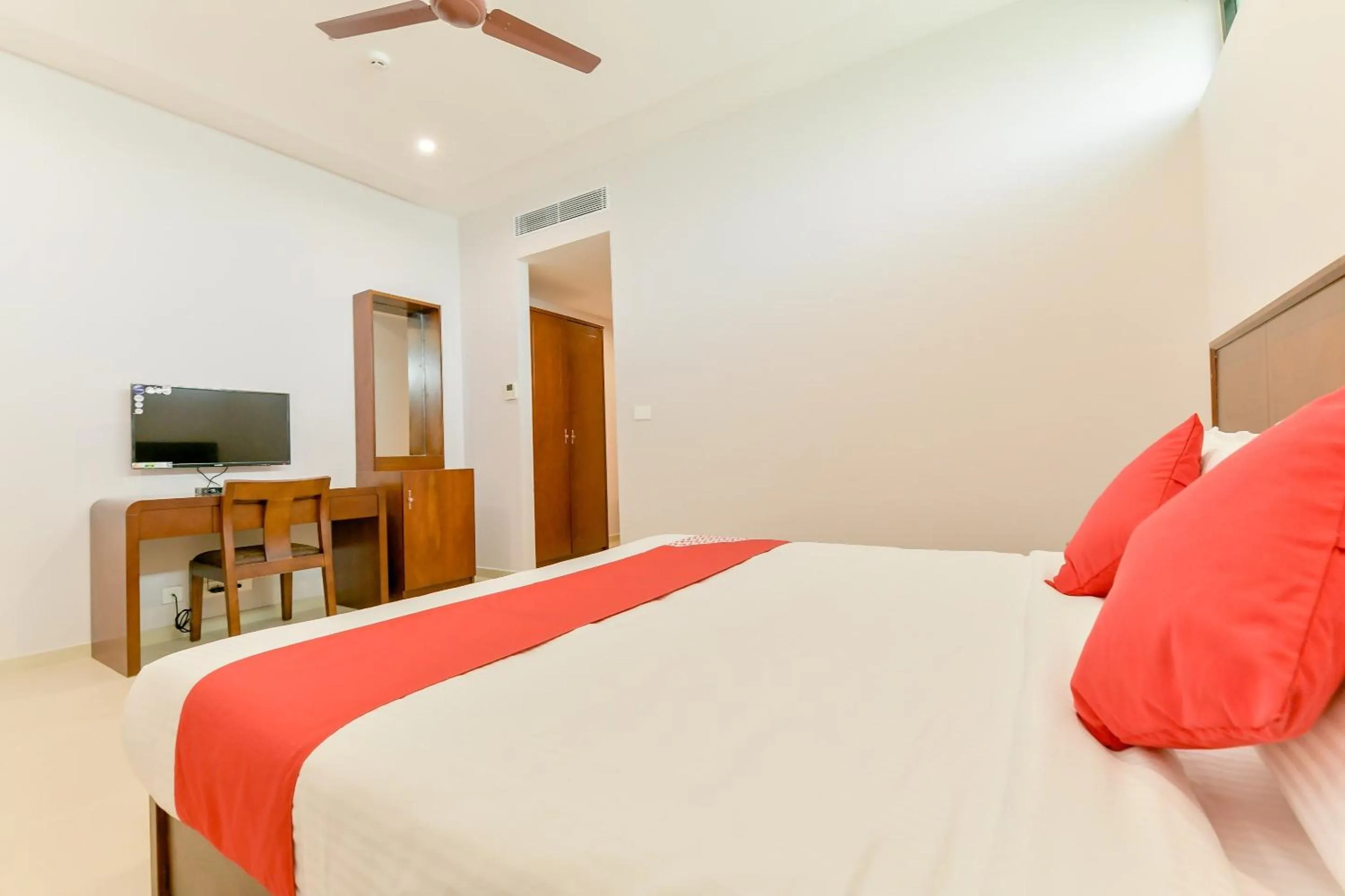 Bedroom, Bed in Super Townhouse Edassery Blue Bells