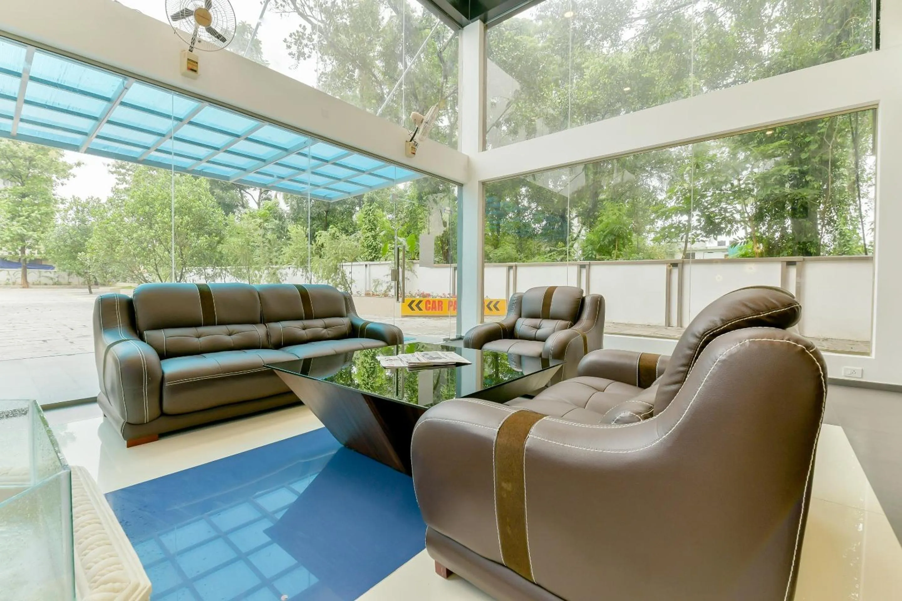 Lobby or reception in Super Townhouse Edassery Blue Bells