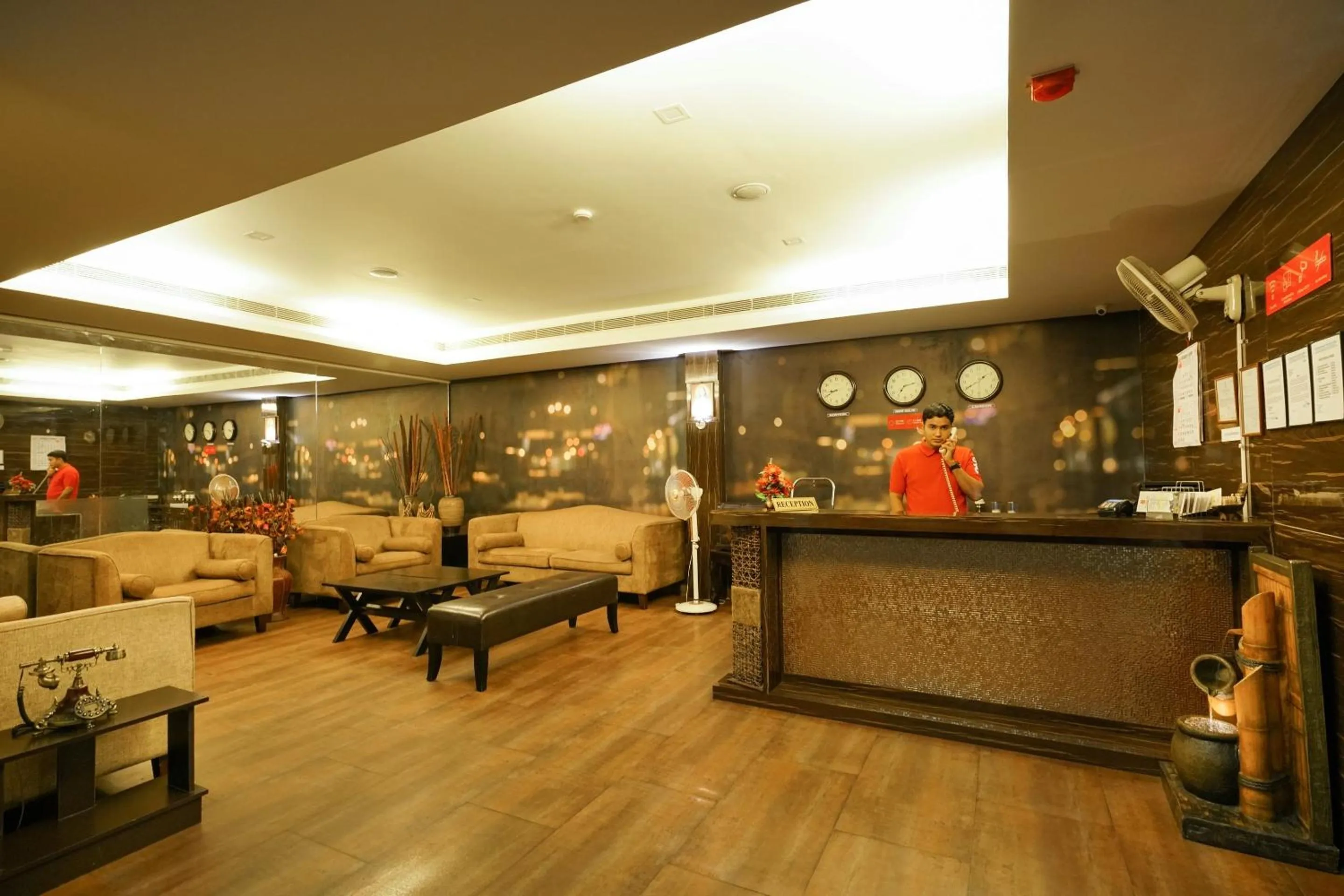 Lobby or reception in Super Townhouse Mookkannoor Tourist Home