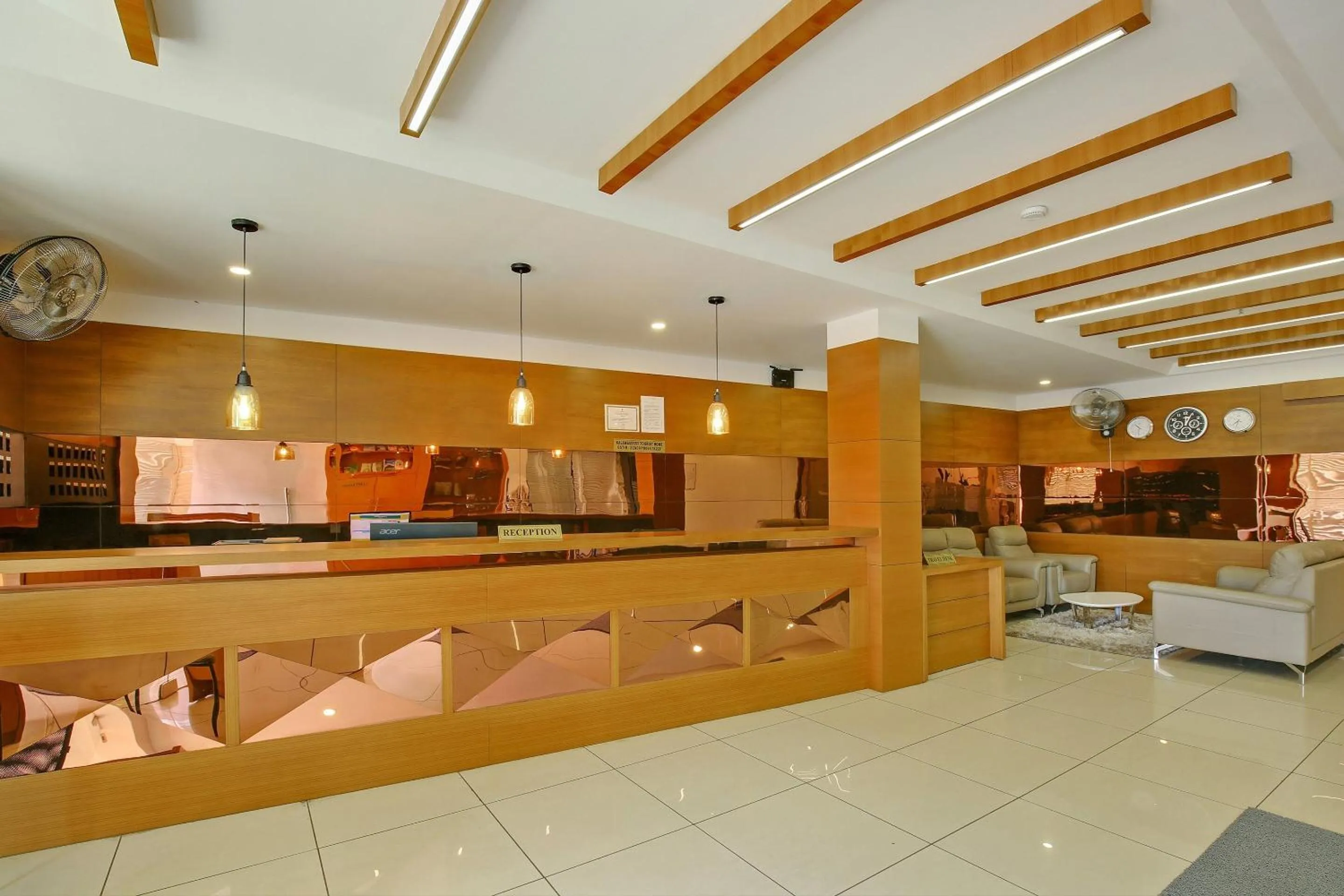 Lobby or reception in Super Townhouse Edasserys Kalamassery Tourist Home