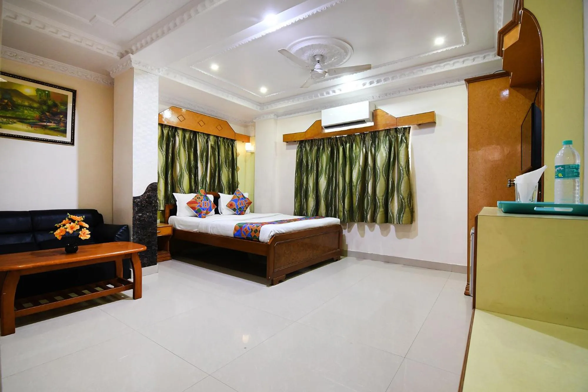 Bed in FabExpress Wild Orchid - 800m from Medica Superspecialty Hospital