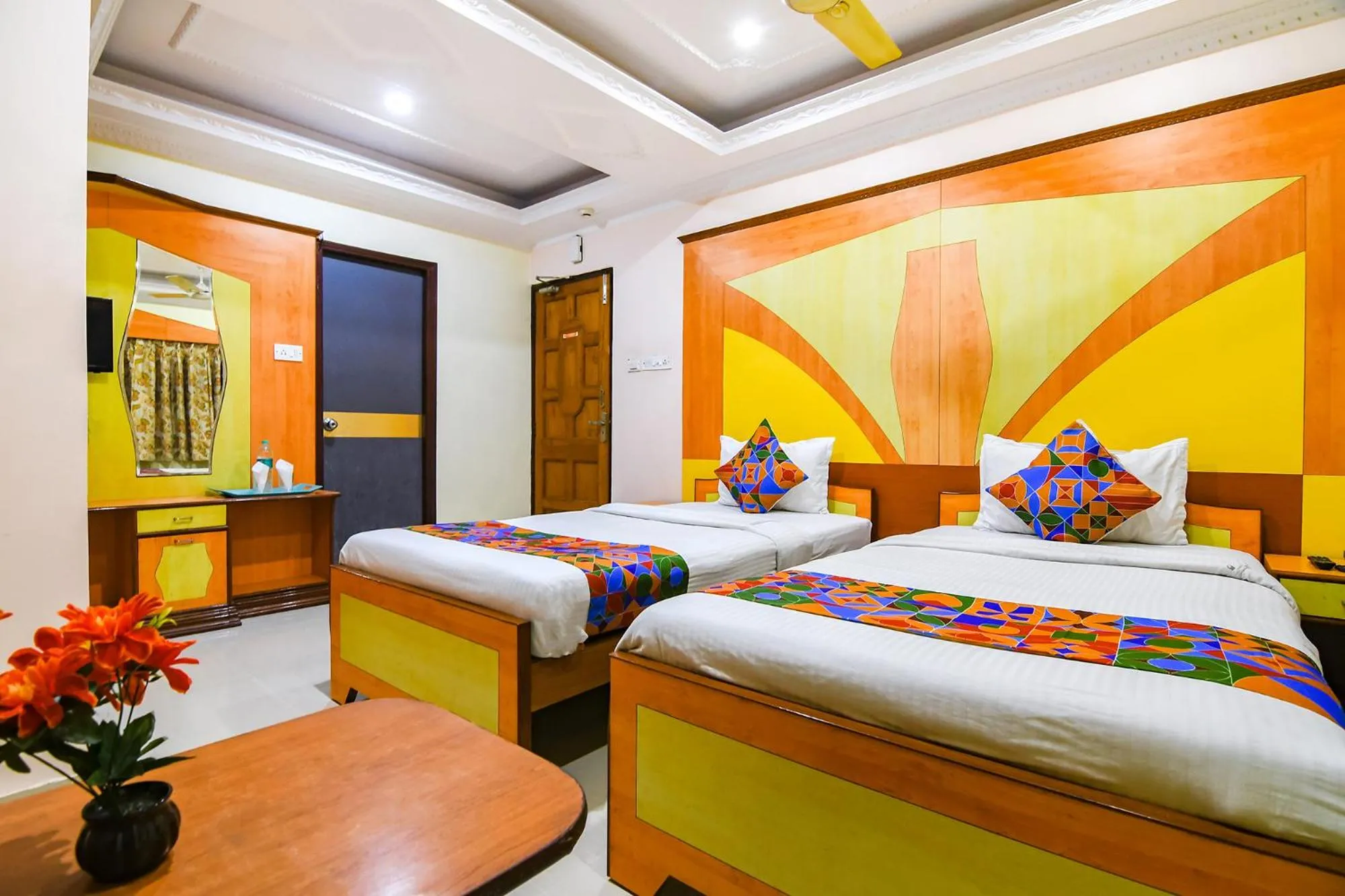 Bed in FabExpress Wild Orchid - 800m from Medica Superspecialty Hospital