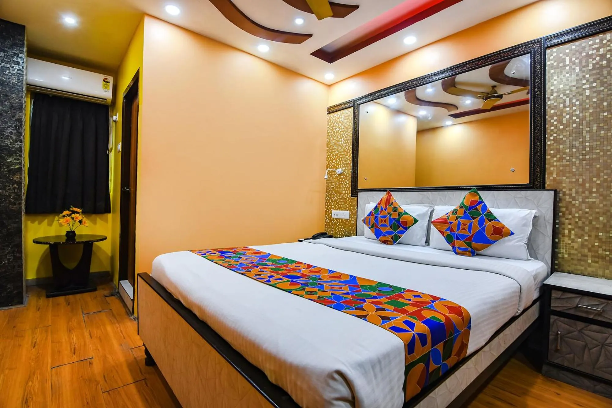 Bed in FabExpress Wild Orchid - 800m from Medica Superspecialty Hospital