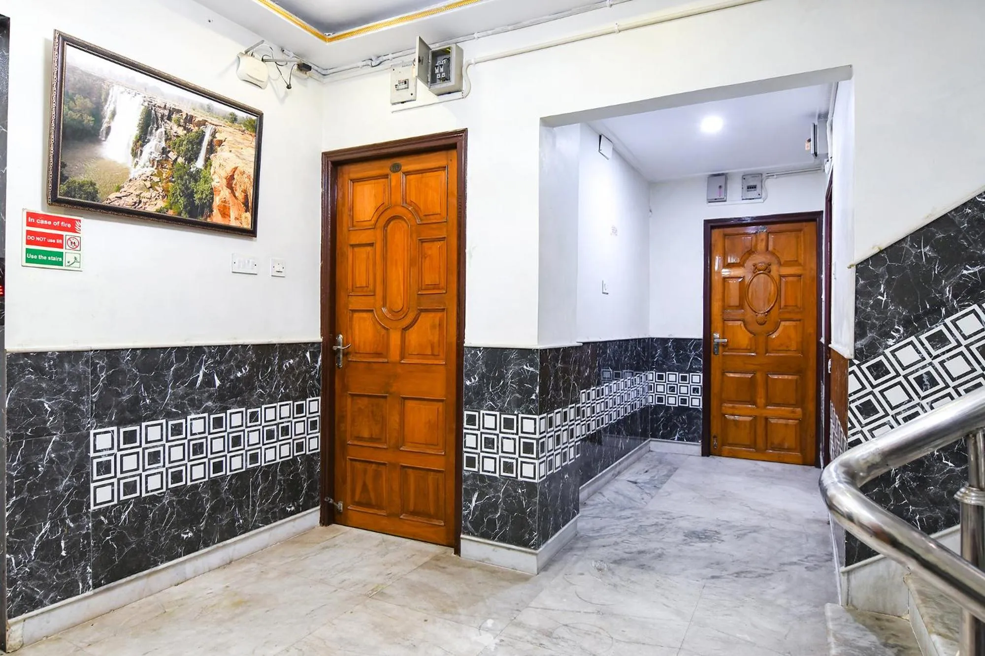 Lobby or reception in FabExpress Wild Orchid - 800m from Medica Superspecialty Hospital