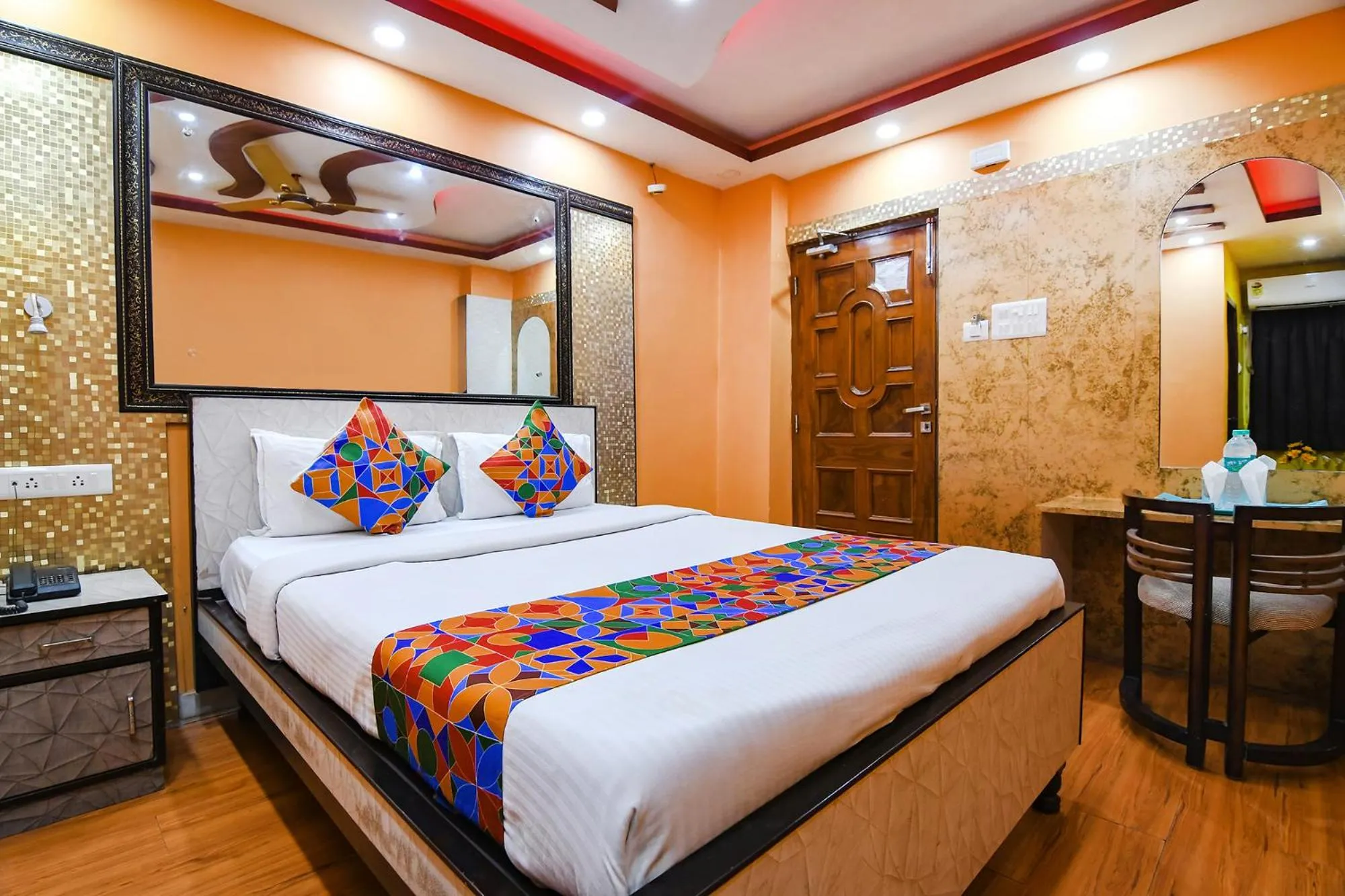 Bed in FabExpress Wild Orchid - 800m from Medica Superspecialty Hospital