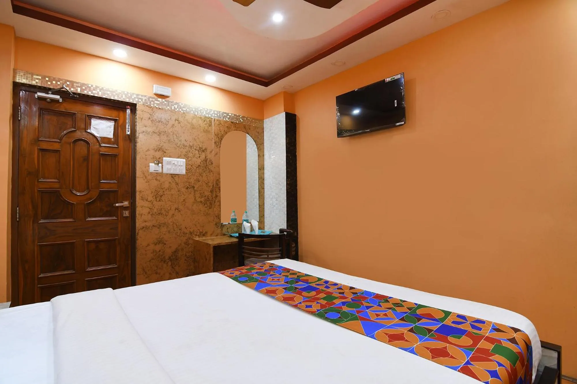 Bed in FabExpress Wild Orchid - 800m from Medica Superspecialty Hospital