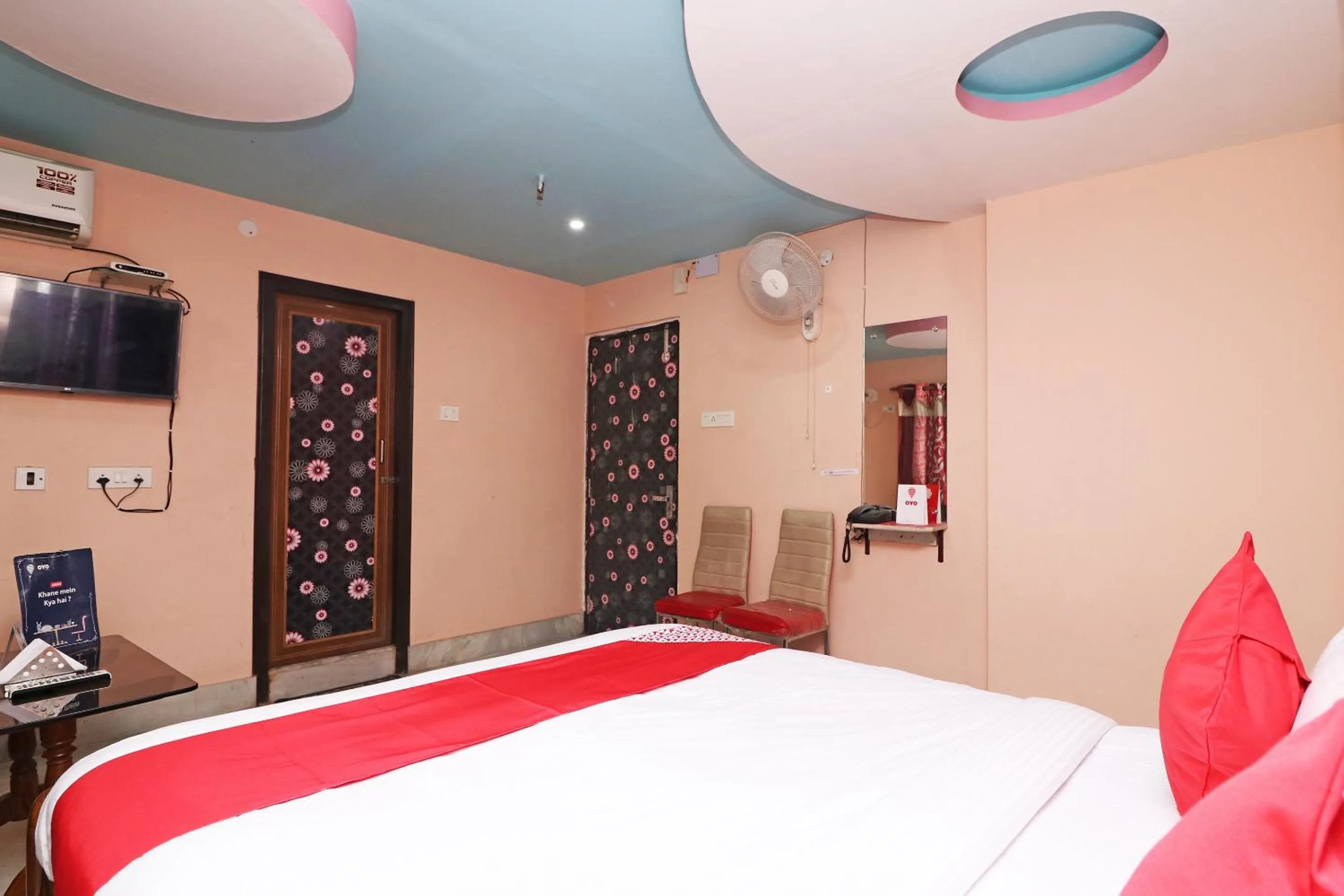 Bedroom, Bed in Xpress Inn