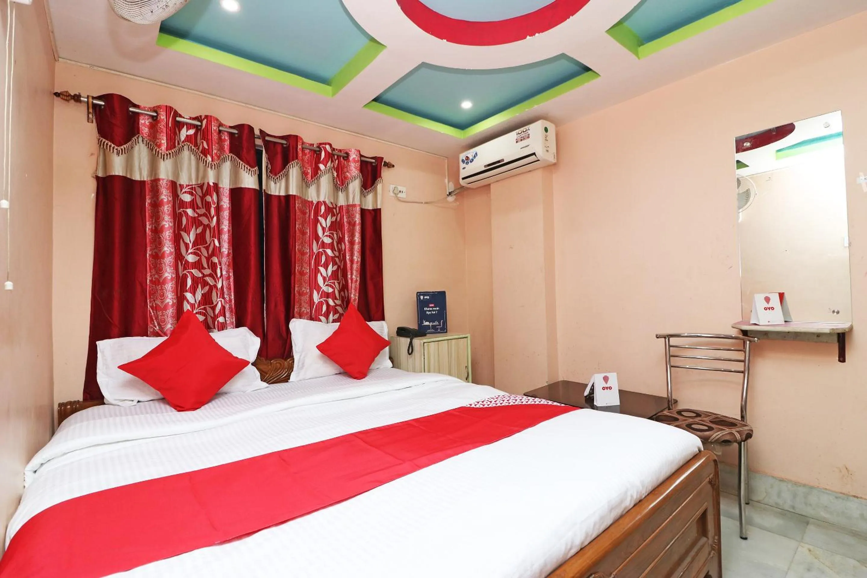 Bedroom, Bed in Xpress Inn