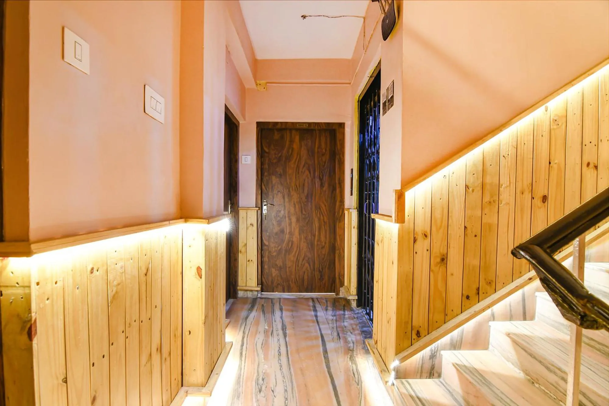 Lobby or reception in FabHotel The Golden Orchid