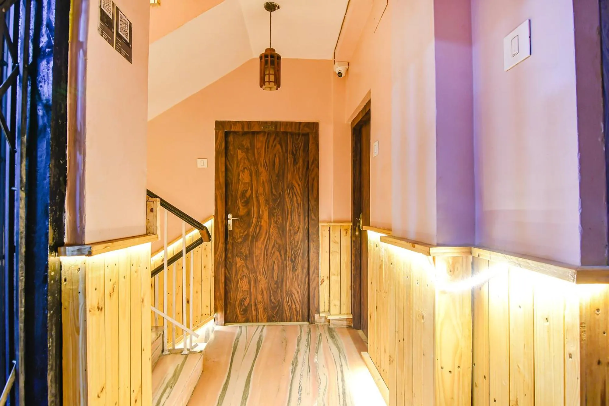 Lobby or reception in FabHotel The Golden Orchid