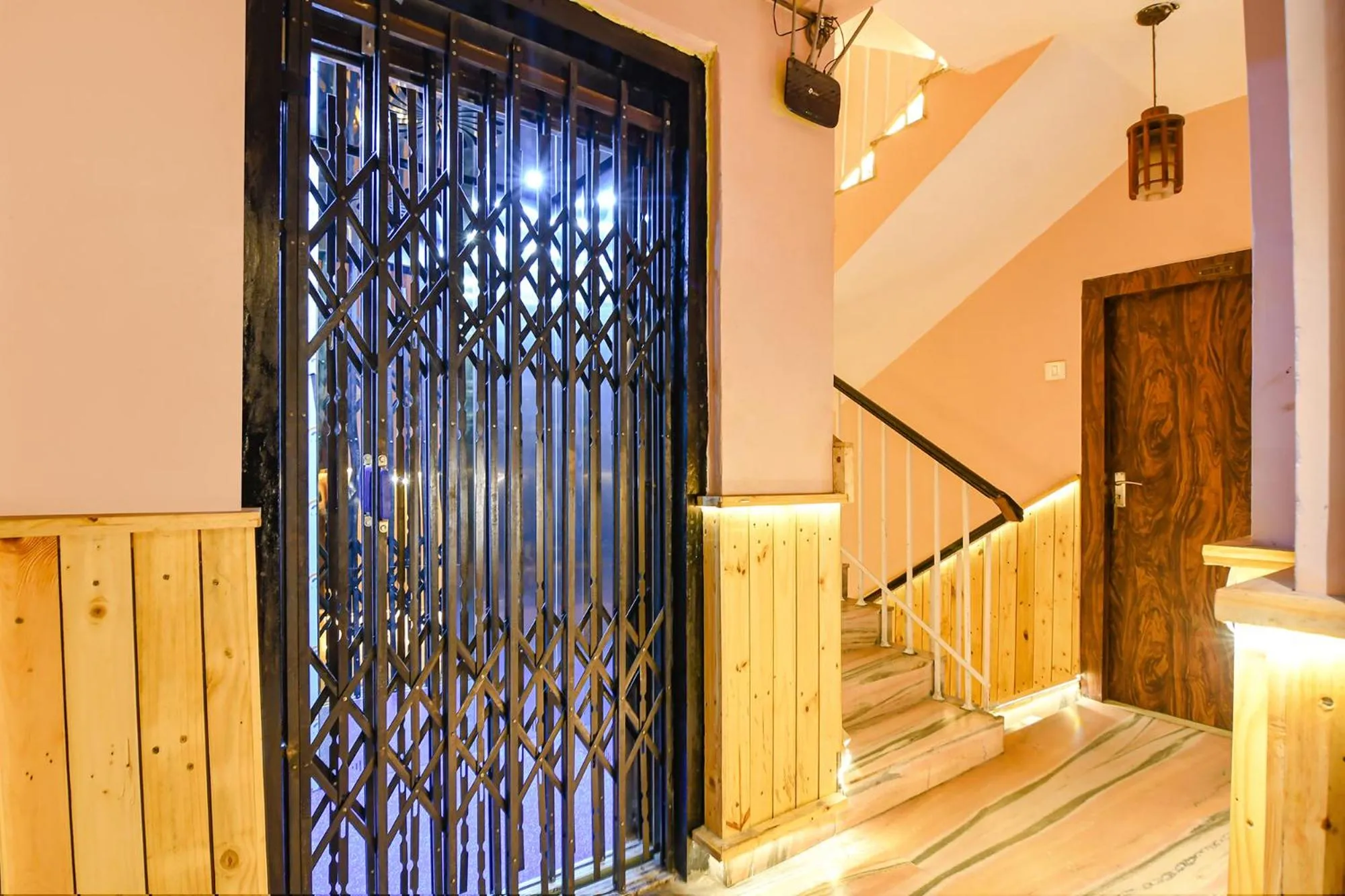 Lobby or reception in FabHotel The Golden Orchid