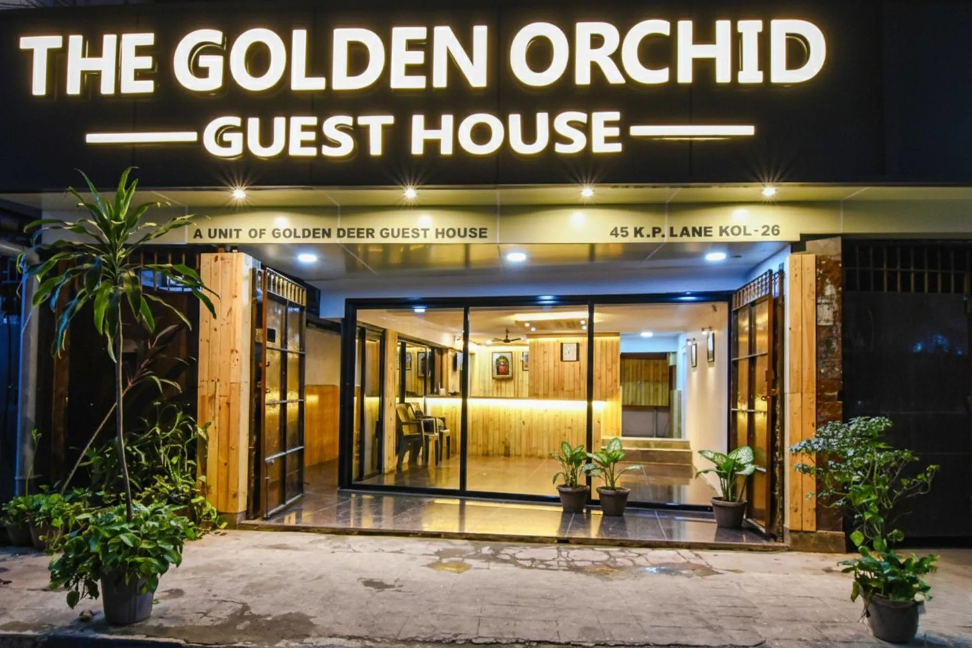 Facade/entrance in FabHotel The Golden Orchid