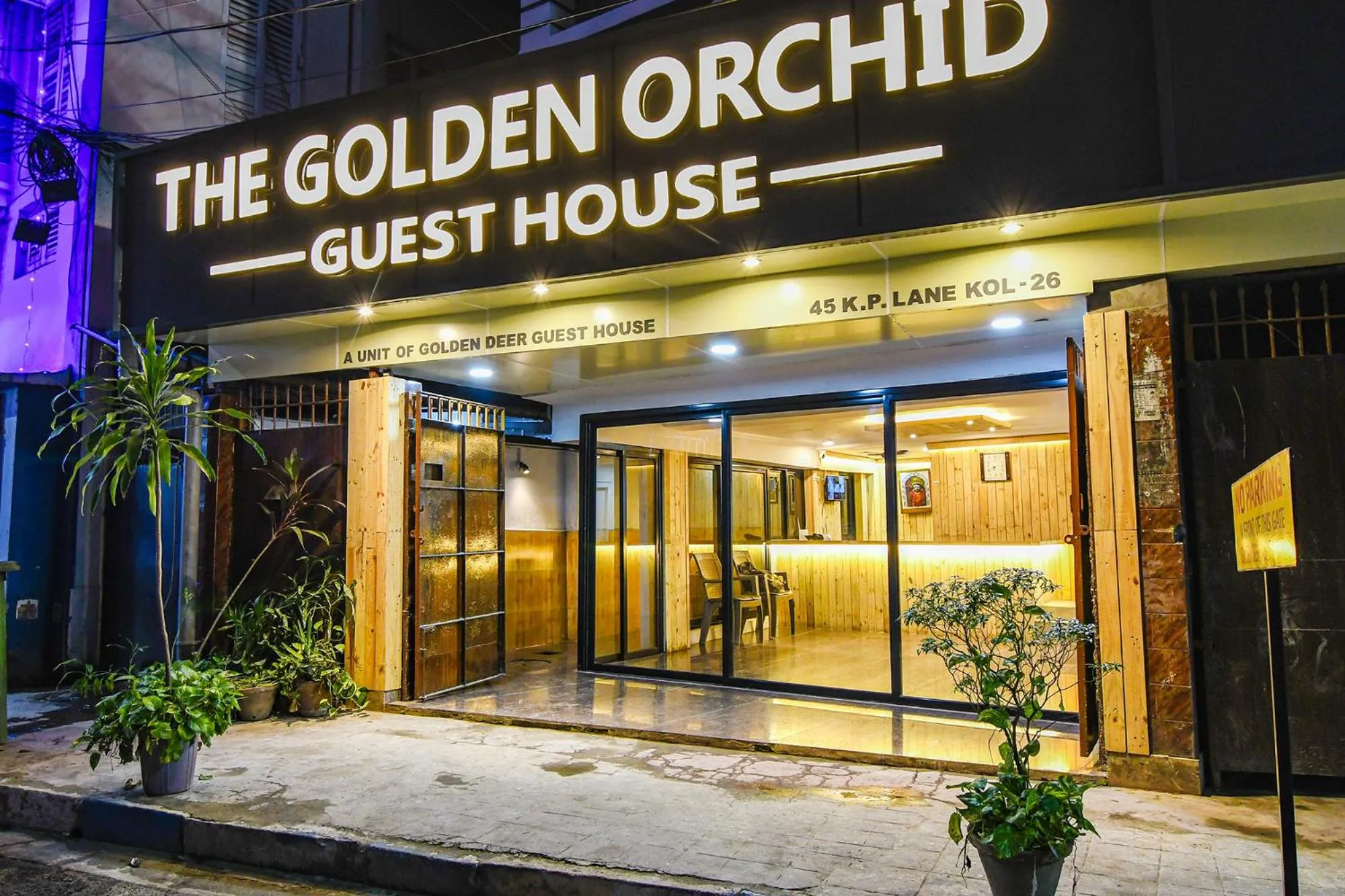 Facade/entrance in FabHotel The Golden Orchid