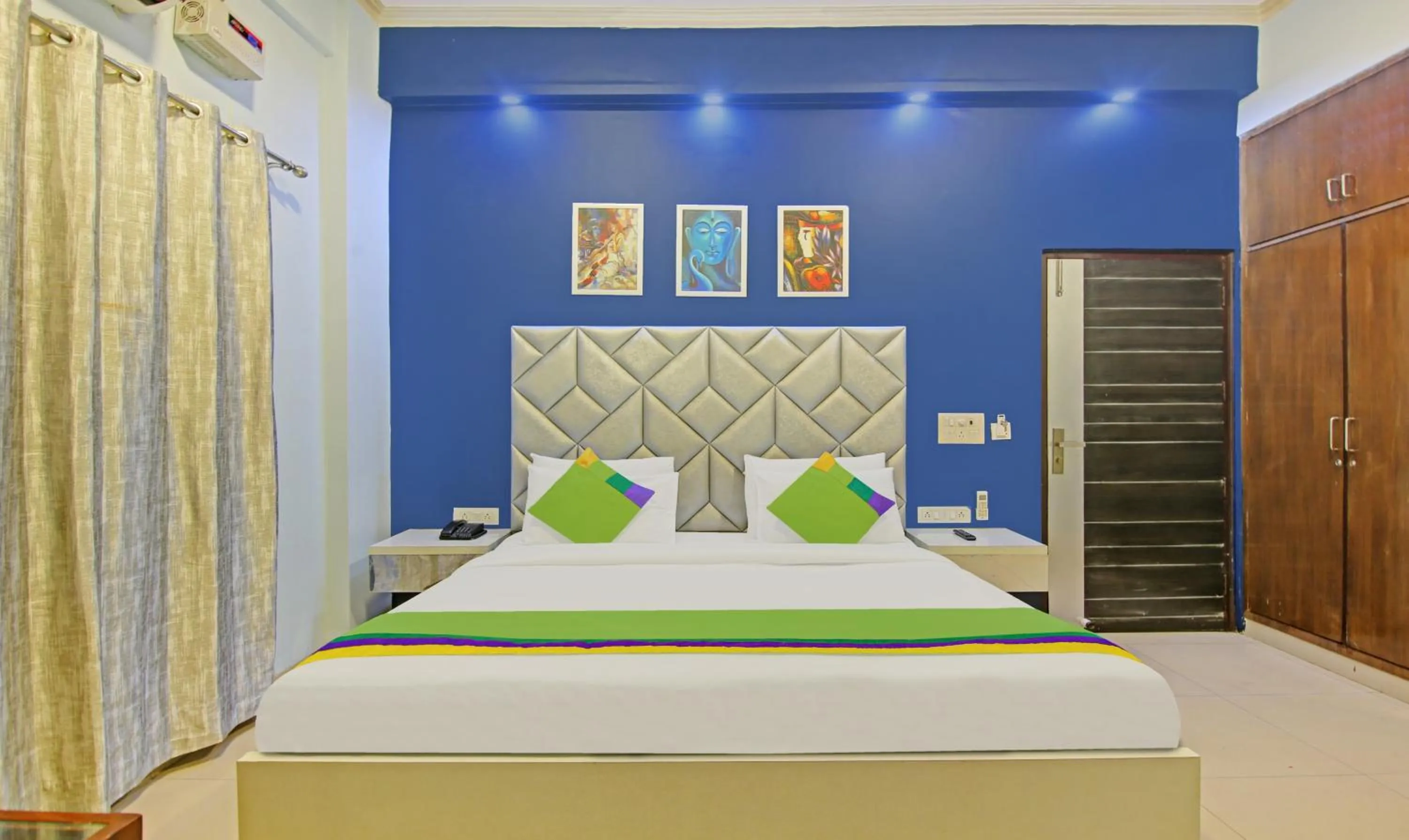 Bedroom, Bed in Itsy Hotels Golden Vista