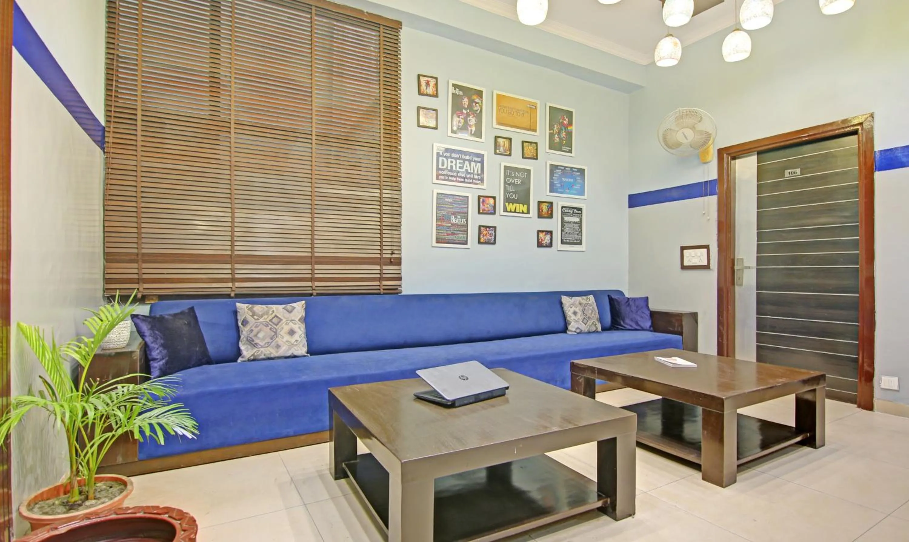 Lobby or reception in Itsy Hotels Golden Vista