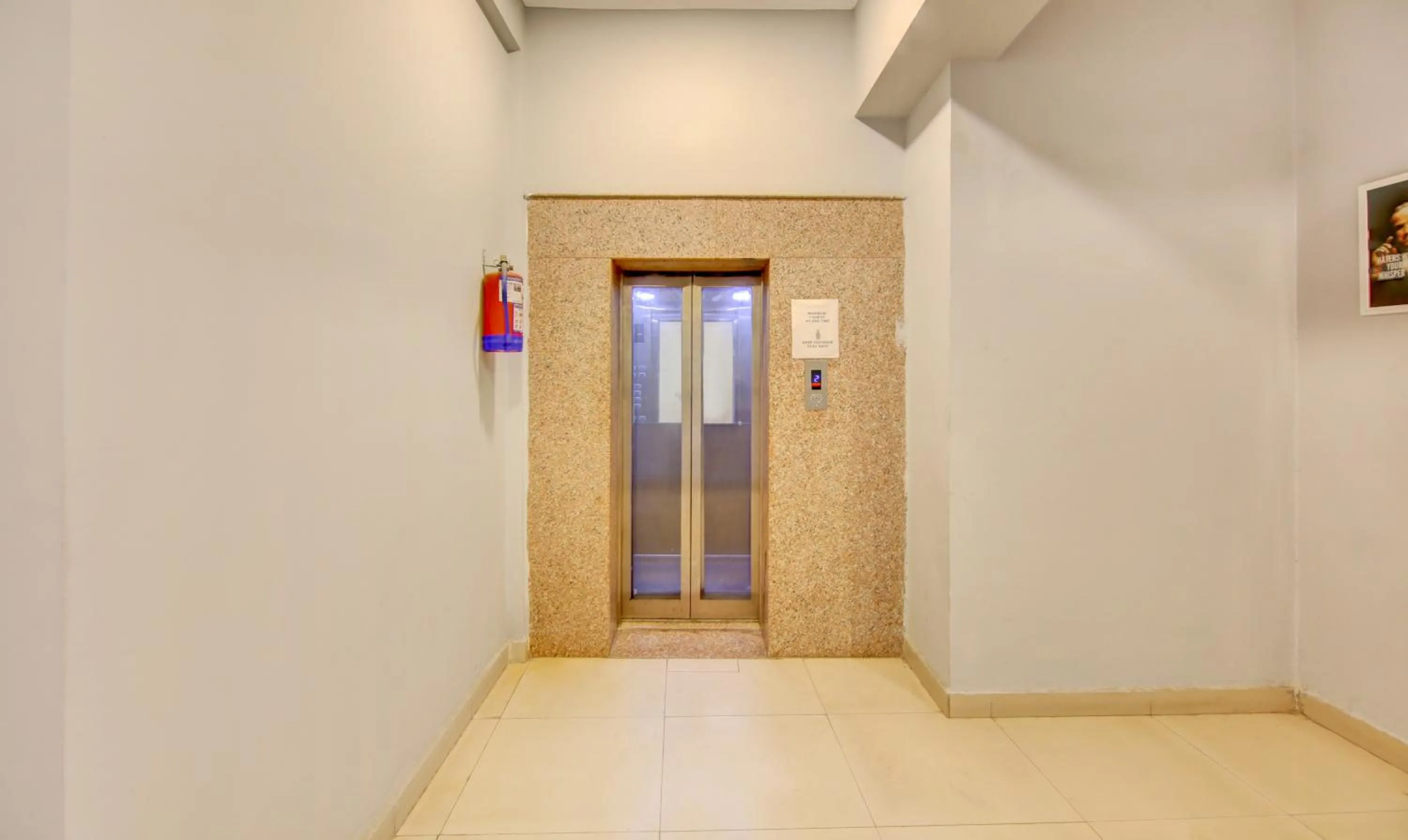 elevator in Itsy Hotels Vizima