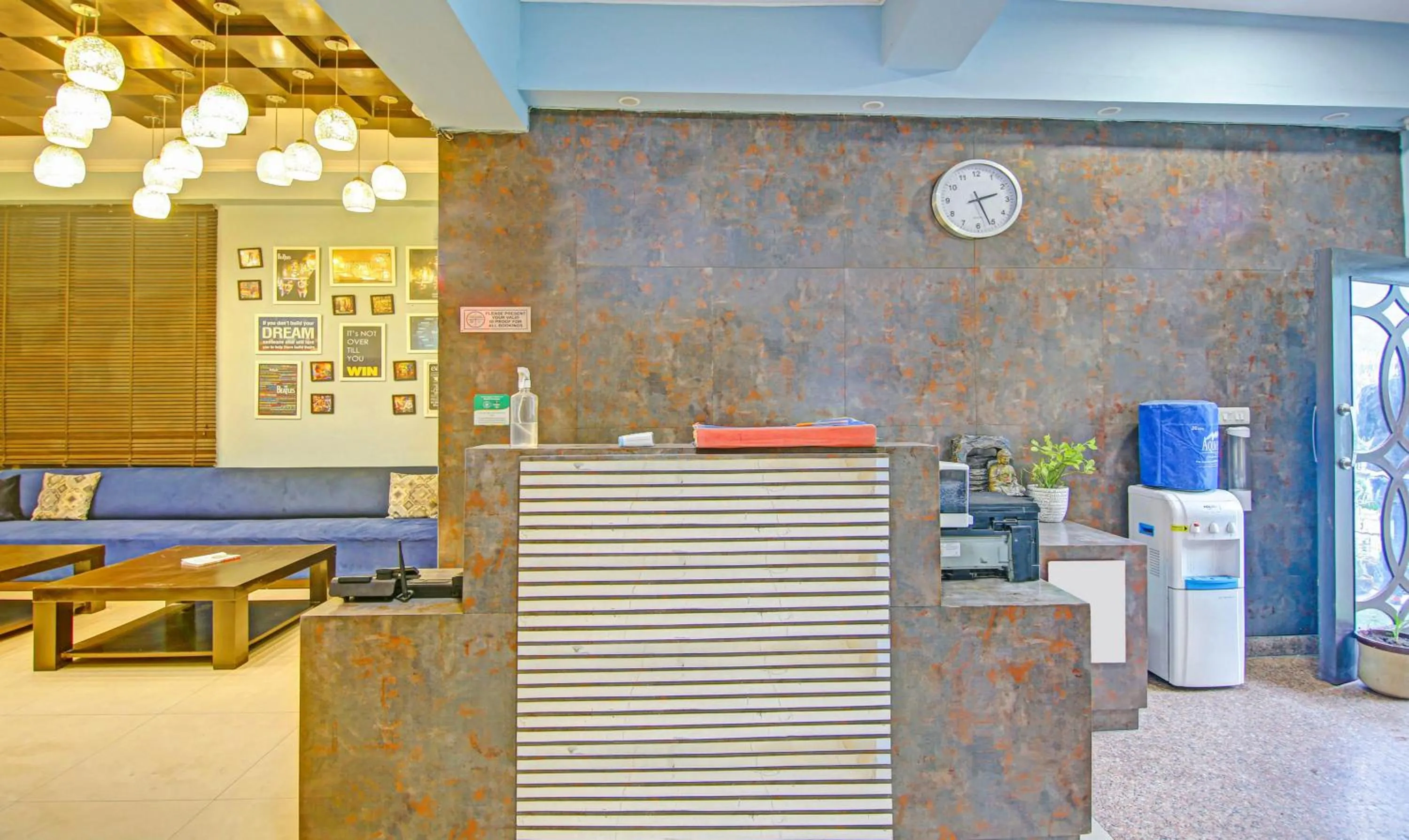 Lobby or reception in Itsy Hotels Golden Vista