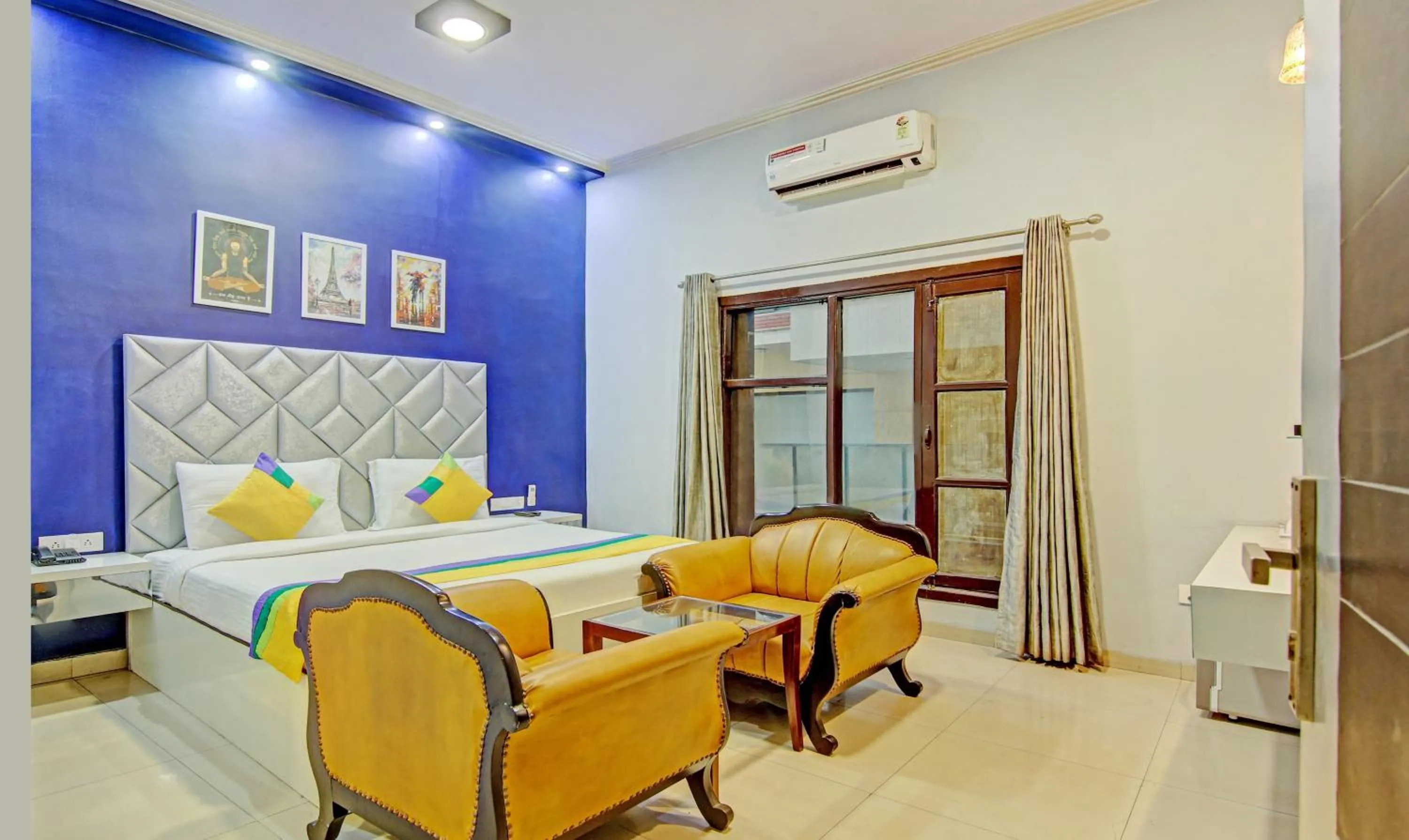 Bedroom, Bed in Itsy Hotels Golden Vista