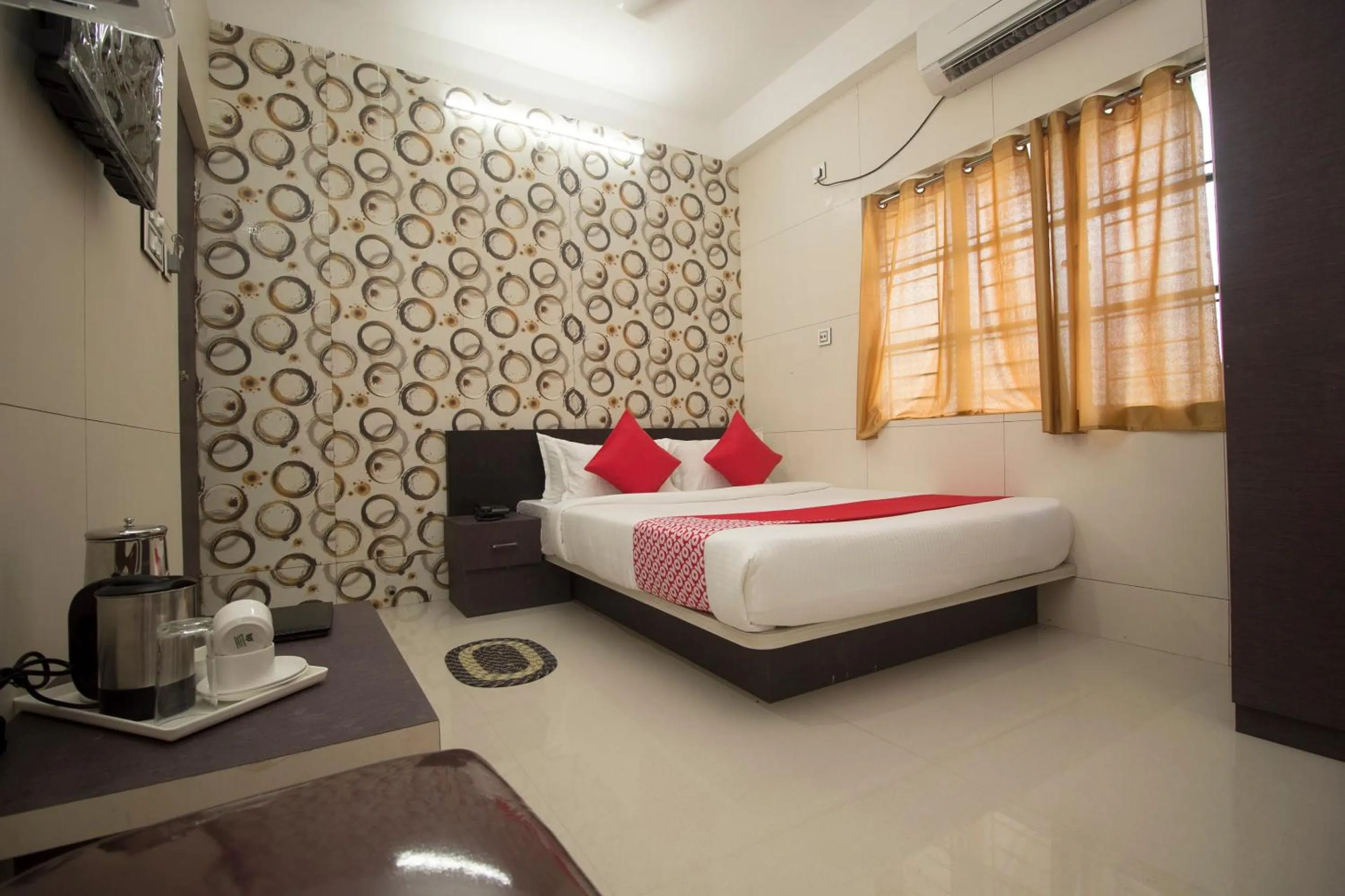 Bedroom, Bed in Super Capital O Priyanshu
