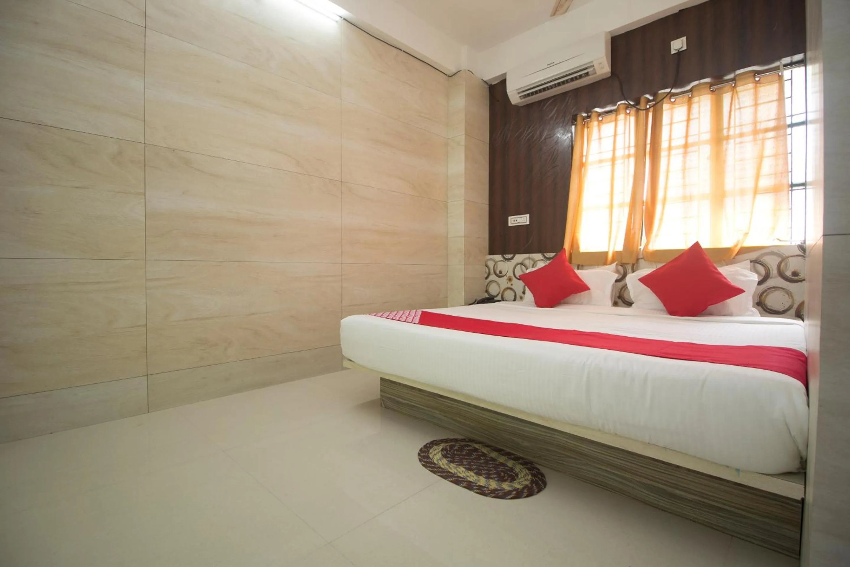 Bedroom, Bed in Super Capital O Priyanshu