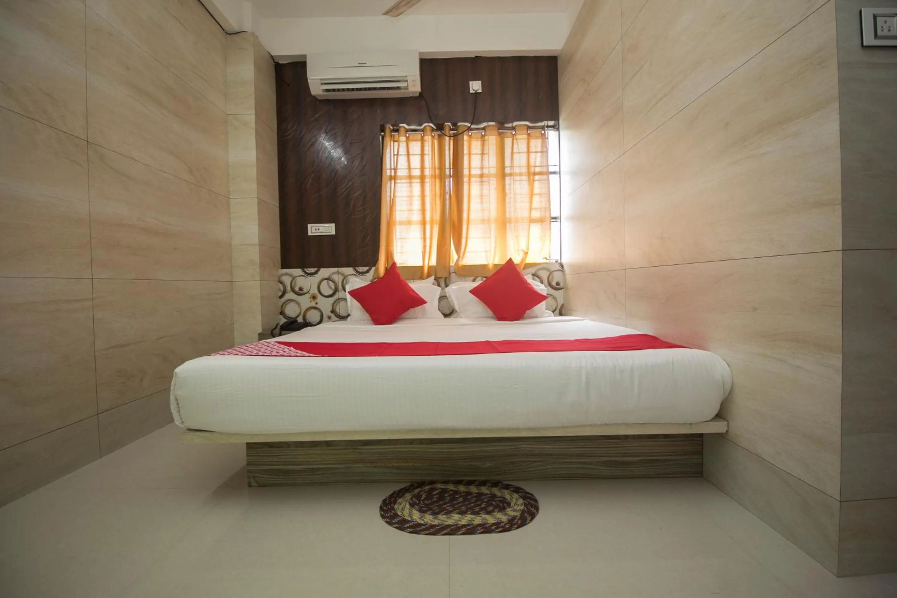 Bedroom, Bed in Super Capital O Priyanshu