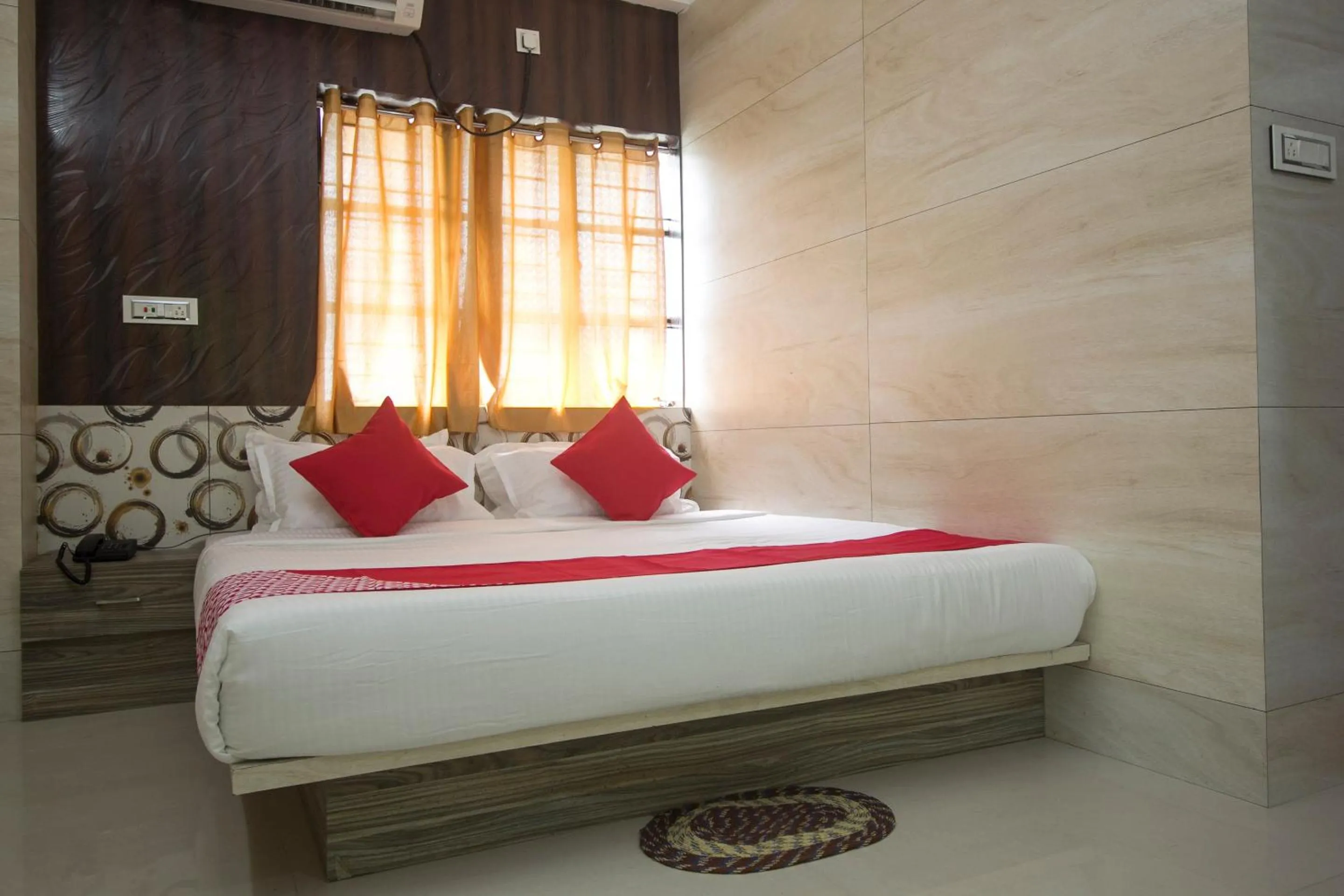 Bedroom, Bed in Super Capital O Priyanshu