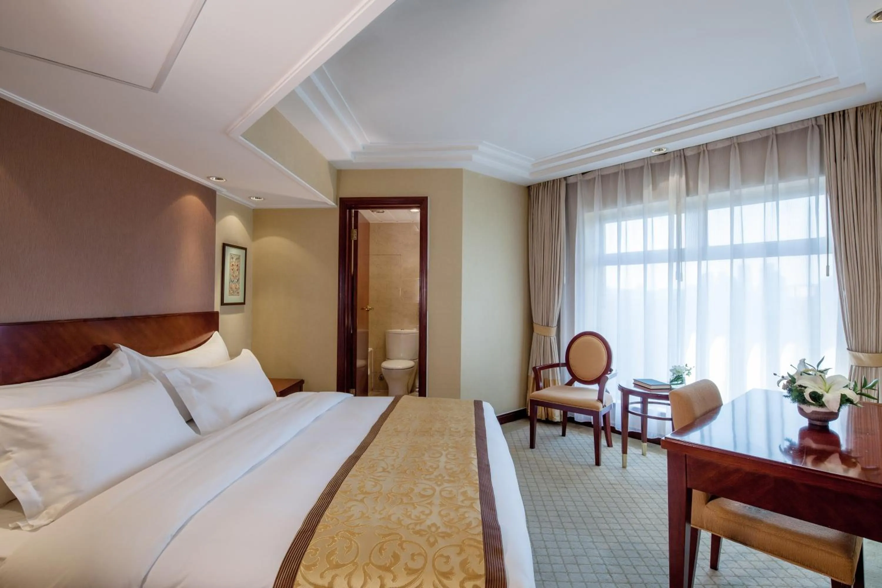 Photo of the whole room, Bed in Beijing Landmark Towers