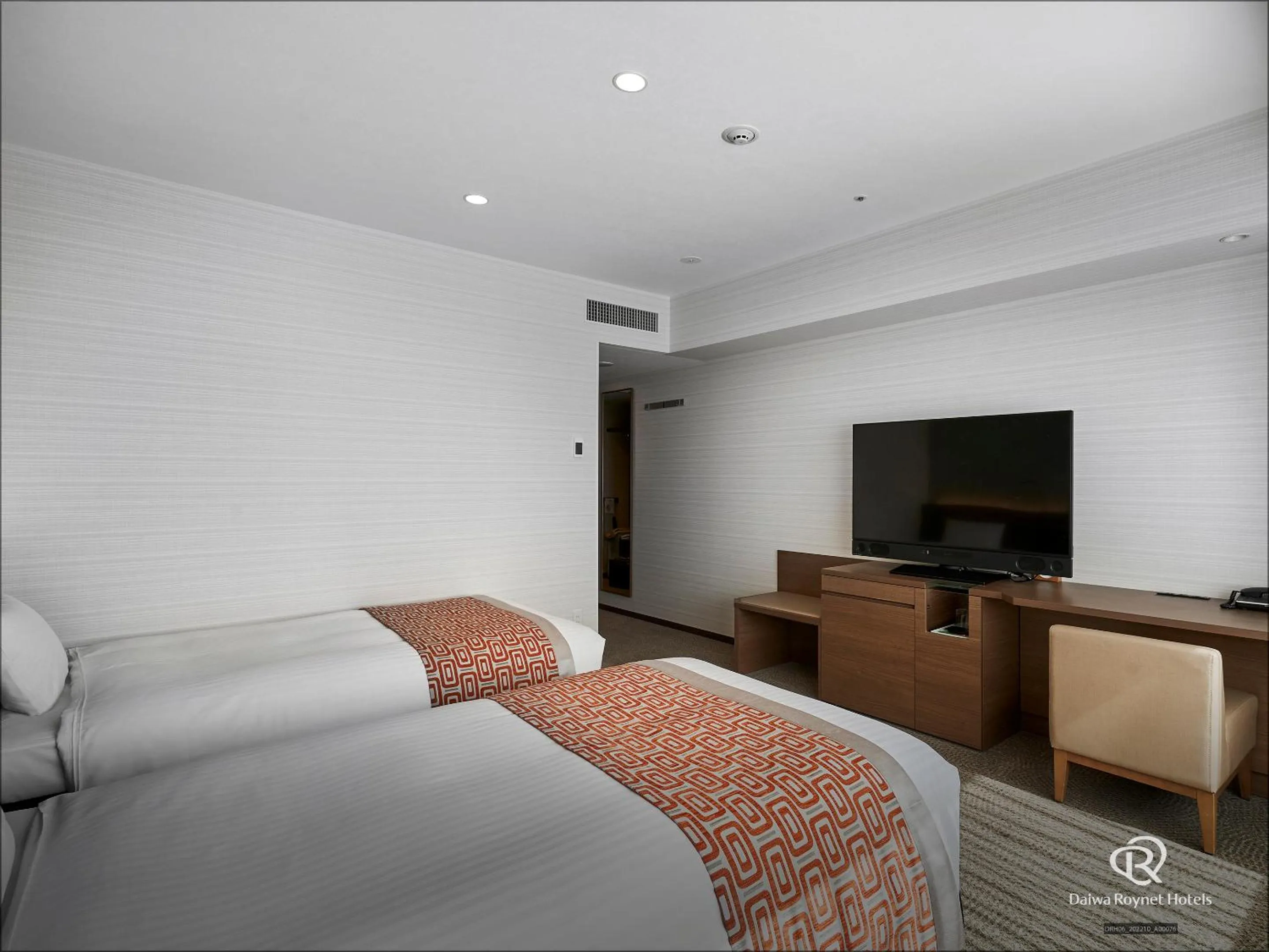 Bed in Daiwa Roynet Hotel Hiroshima-ekimae