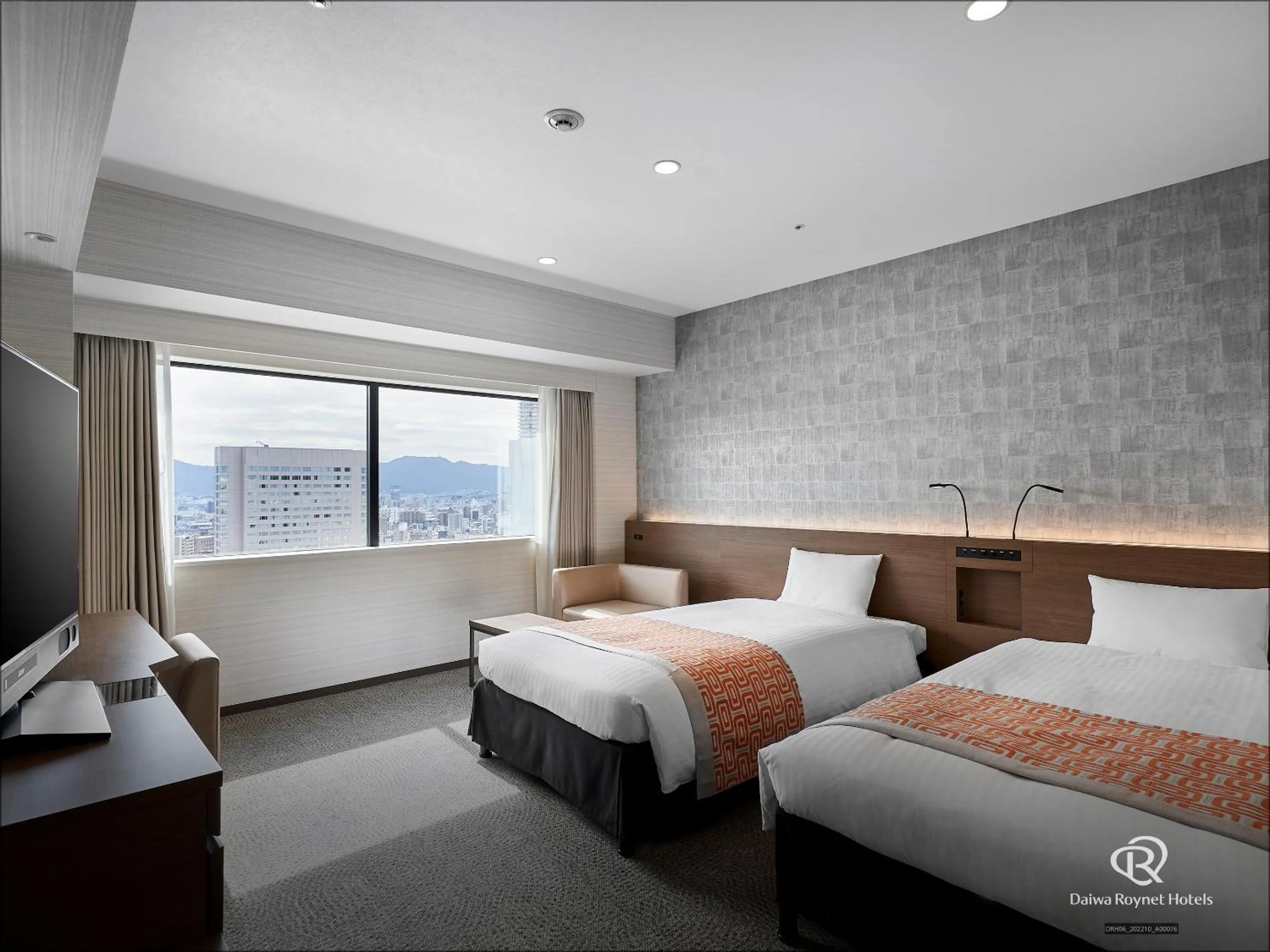 Bed in Daiwa Roynet Hotel Hiroshima-ekimae