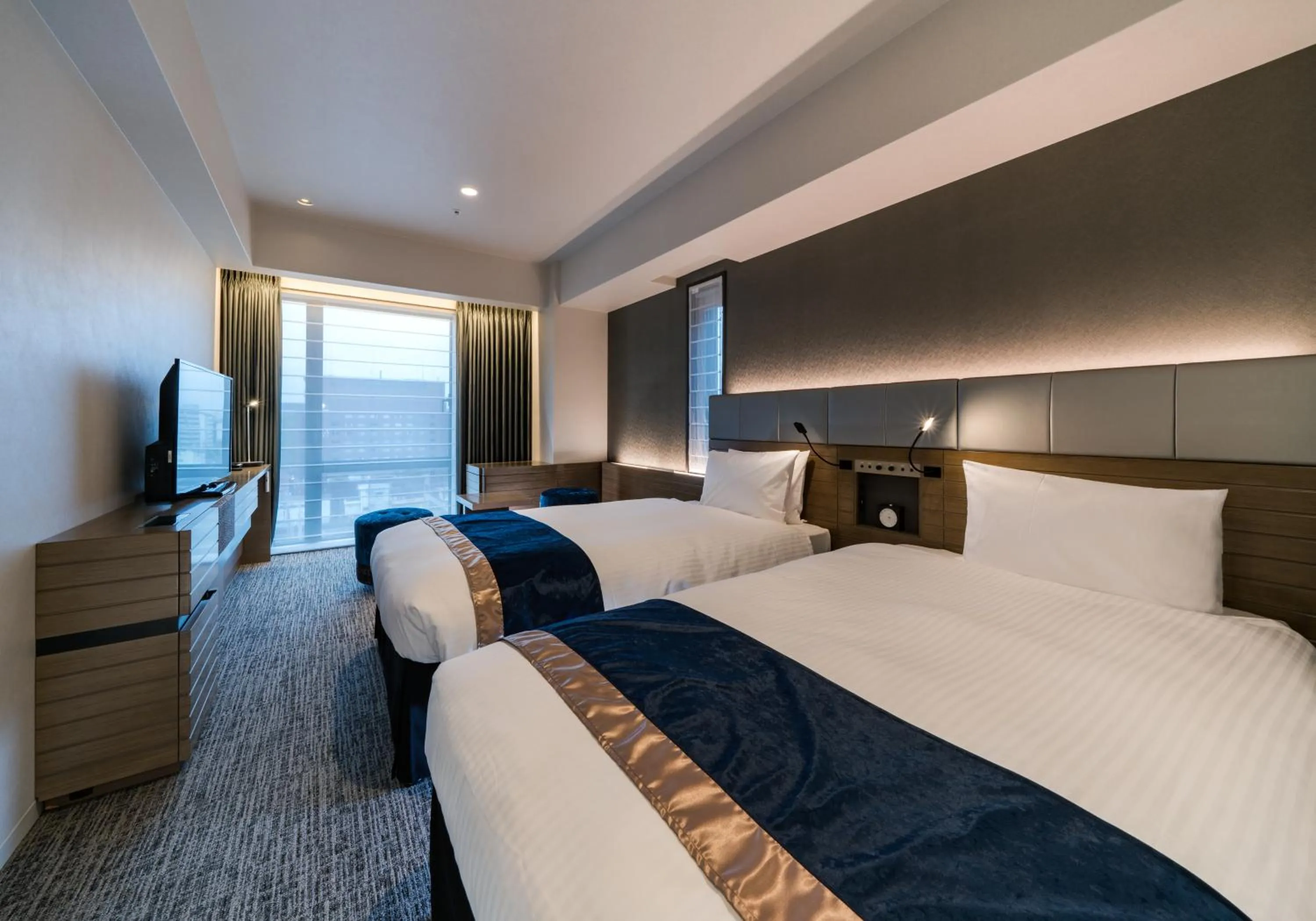 Photo of the whole room, Bed in Daiwa Roynet Hotel Kyoto Terrace Hachijo PREMIER