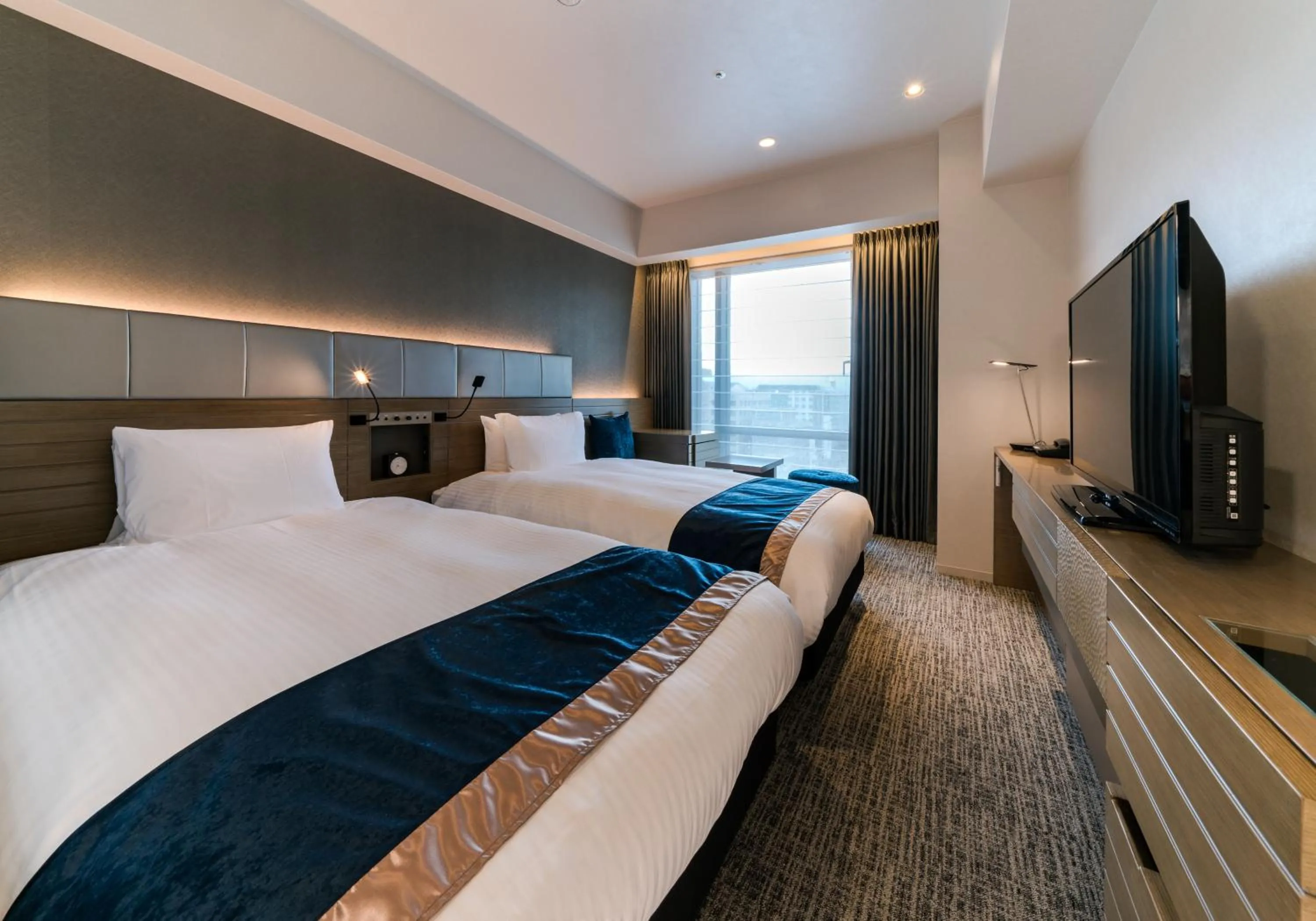 Photo of the whole room, Bed in Daiwa Roynet Hotel Kyoto Terrace Hachijo PREMIER