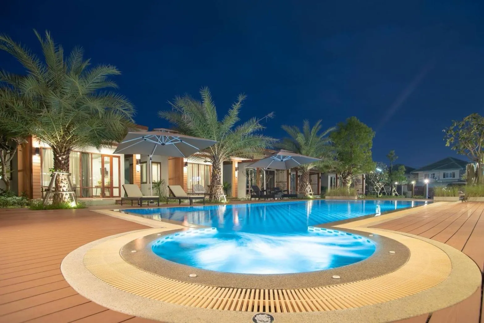 Swimming pool in Kan & Kan Luxury Pool Villa Hua Hin with all bathtub