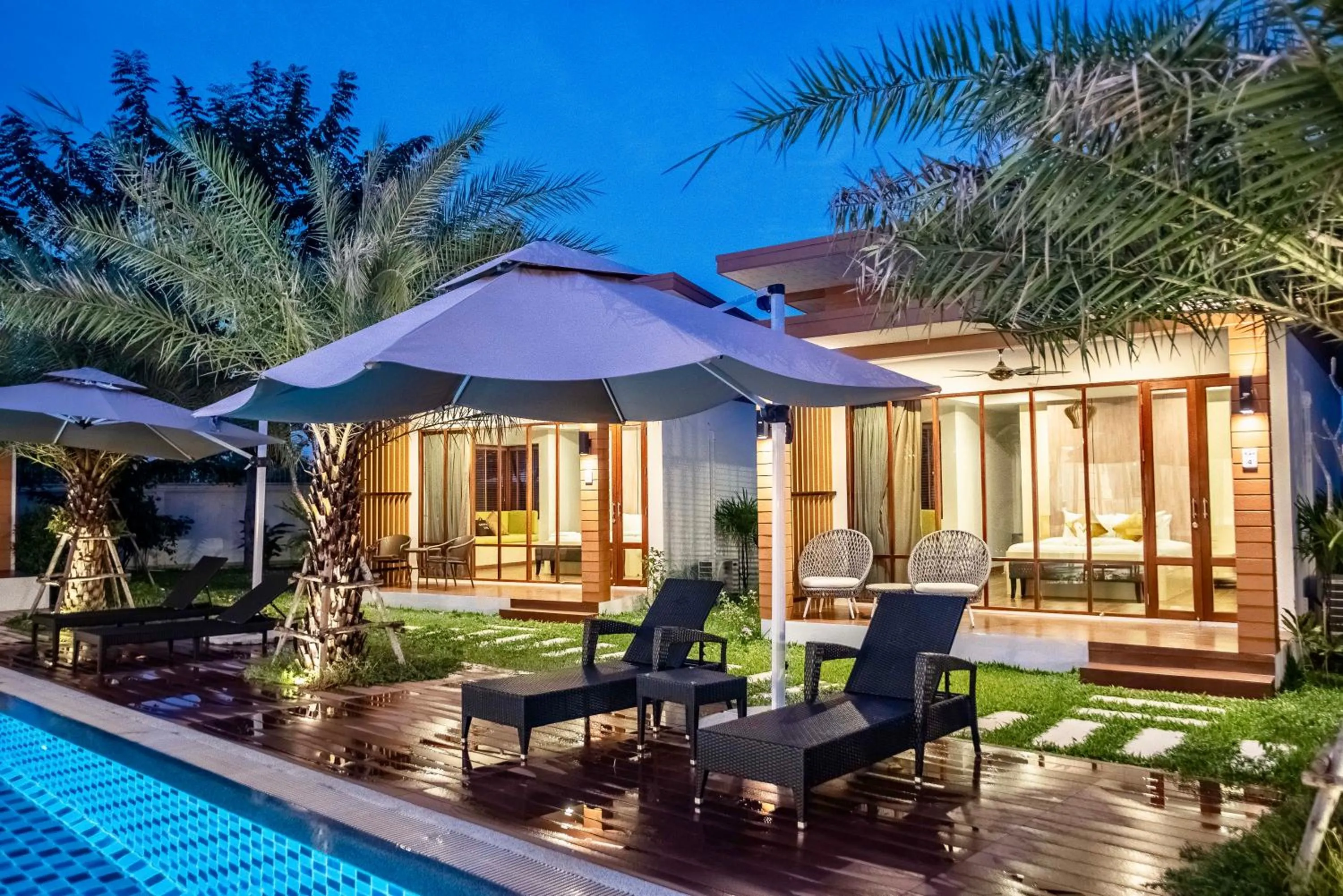 Property building in Kan & Kan Luxury Pool Villa Hua Hin with all bathtub