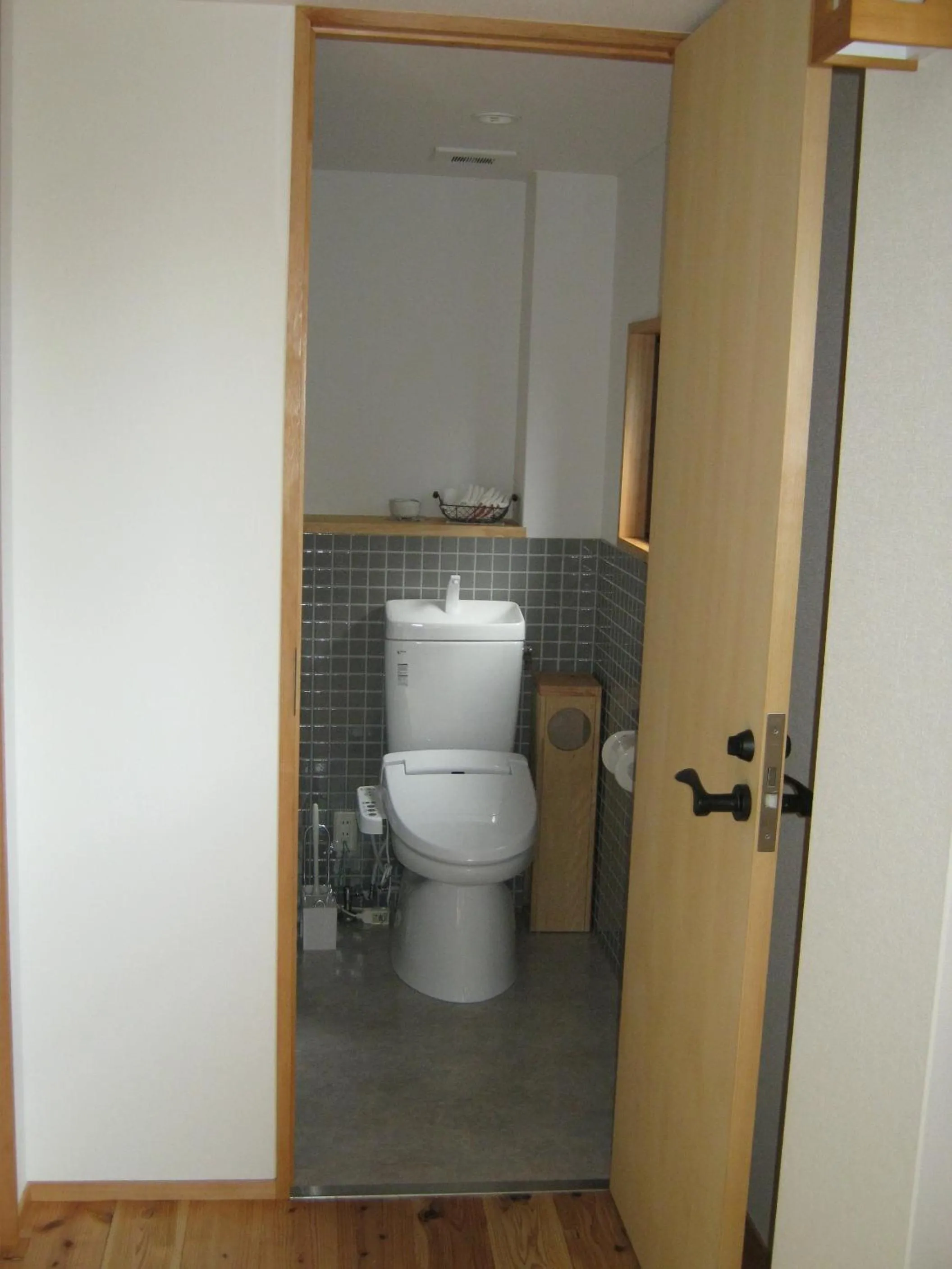 Toilet in Guesthouse Hyakumanben Cross