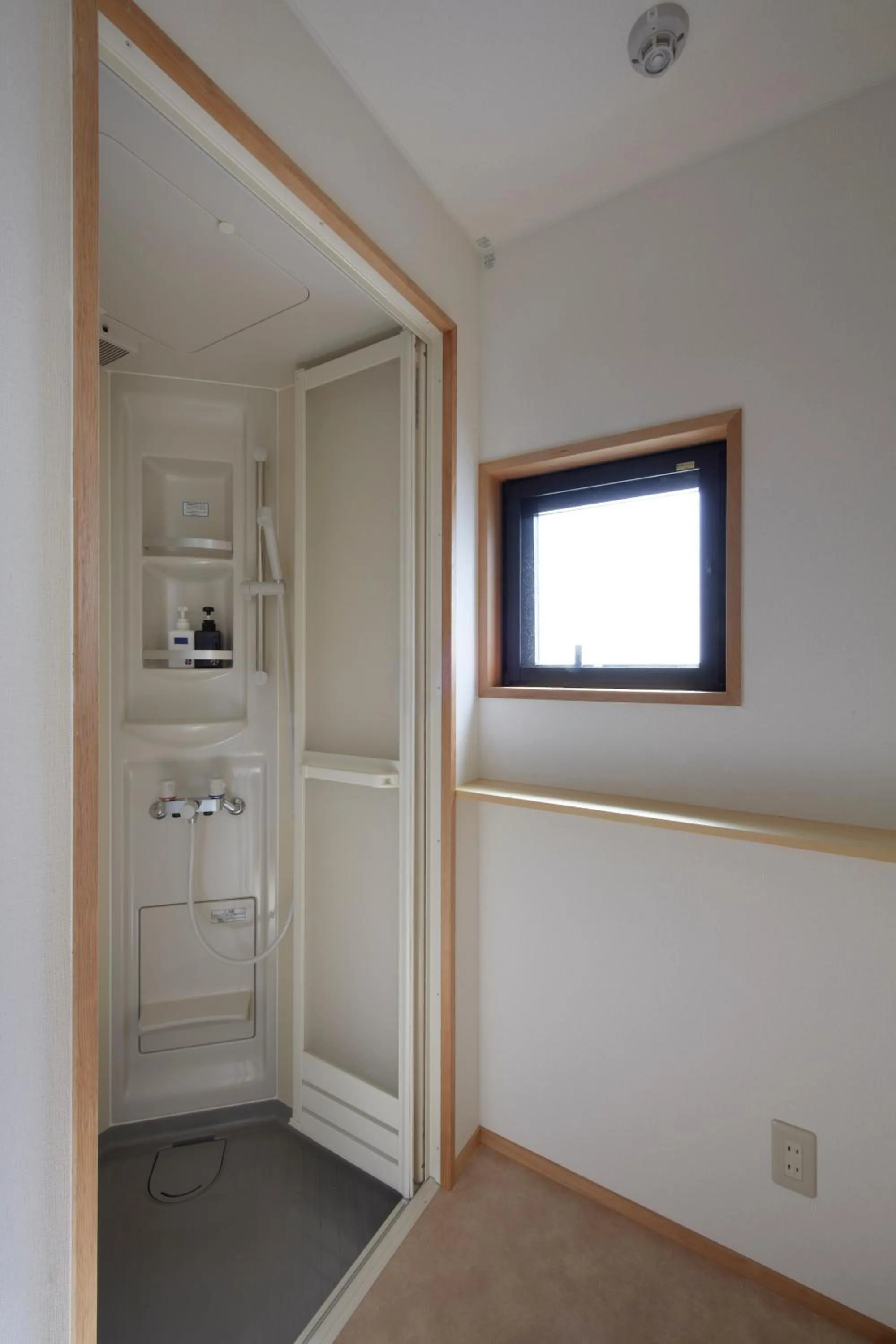 Shower in Guesthouse Hyakumanben Cross