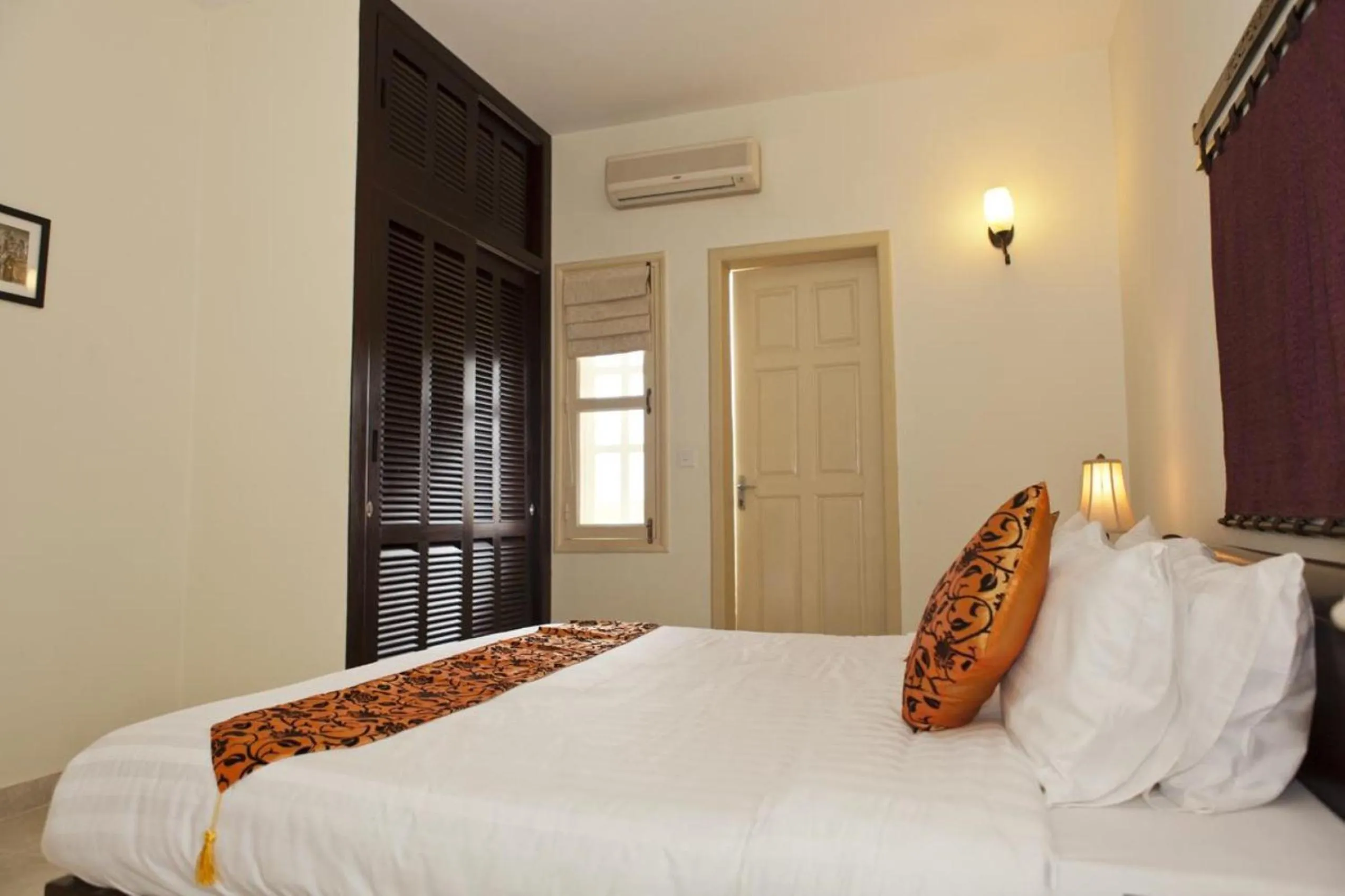 Bedroom, Bed in Grand Residence