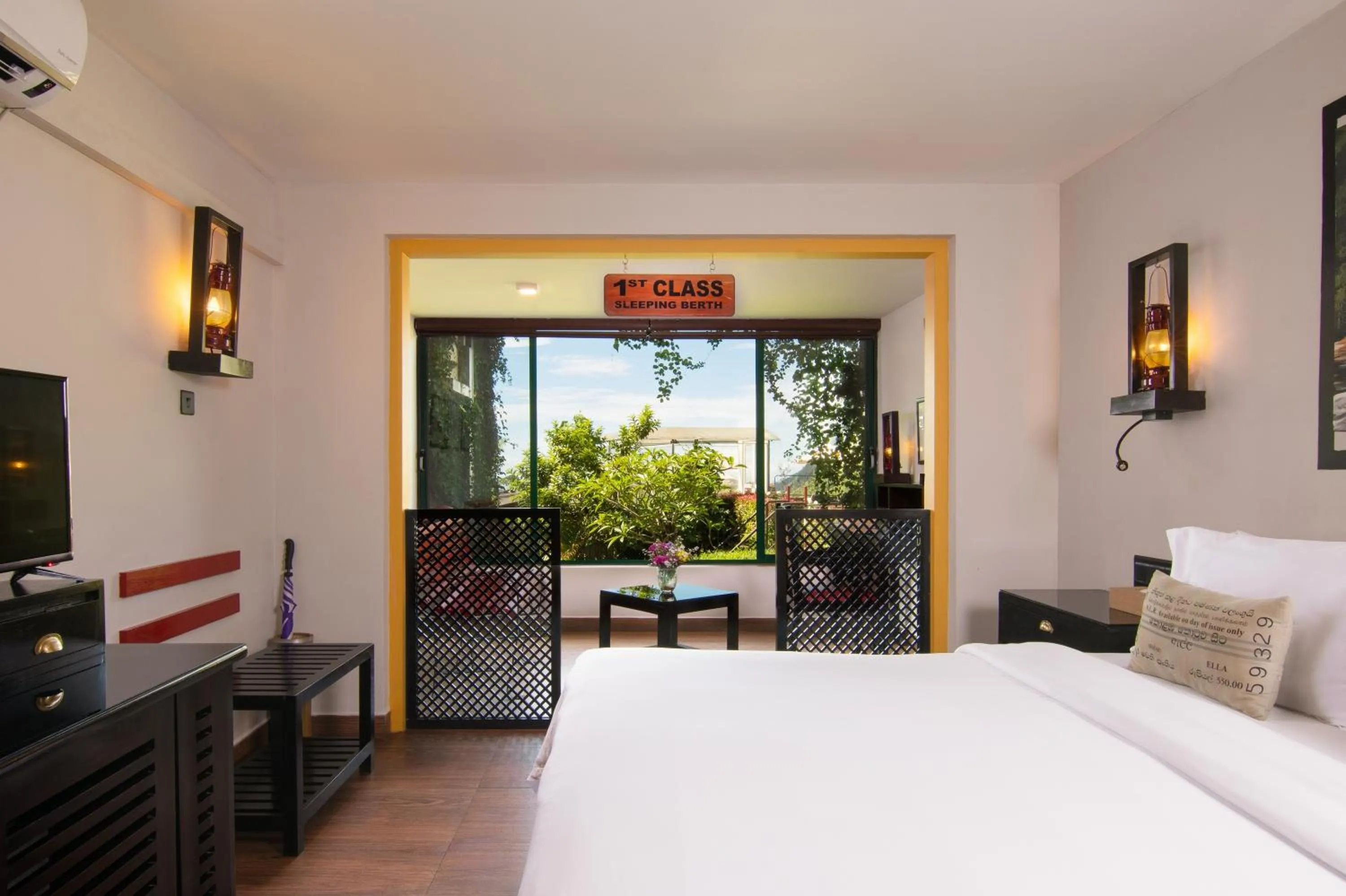 Balcony/Terrace, Bed in EKHO Ella - A Divine View of Ella Gap