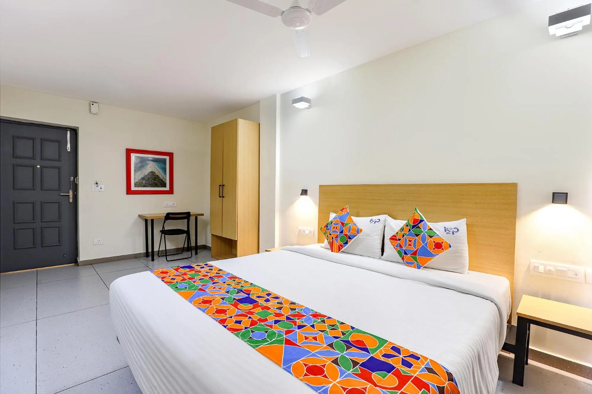 Bed in Super Townhouse 056 T Nagar Chennai Near AGS Cinemas T Nagar