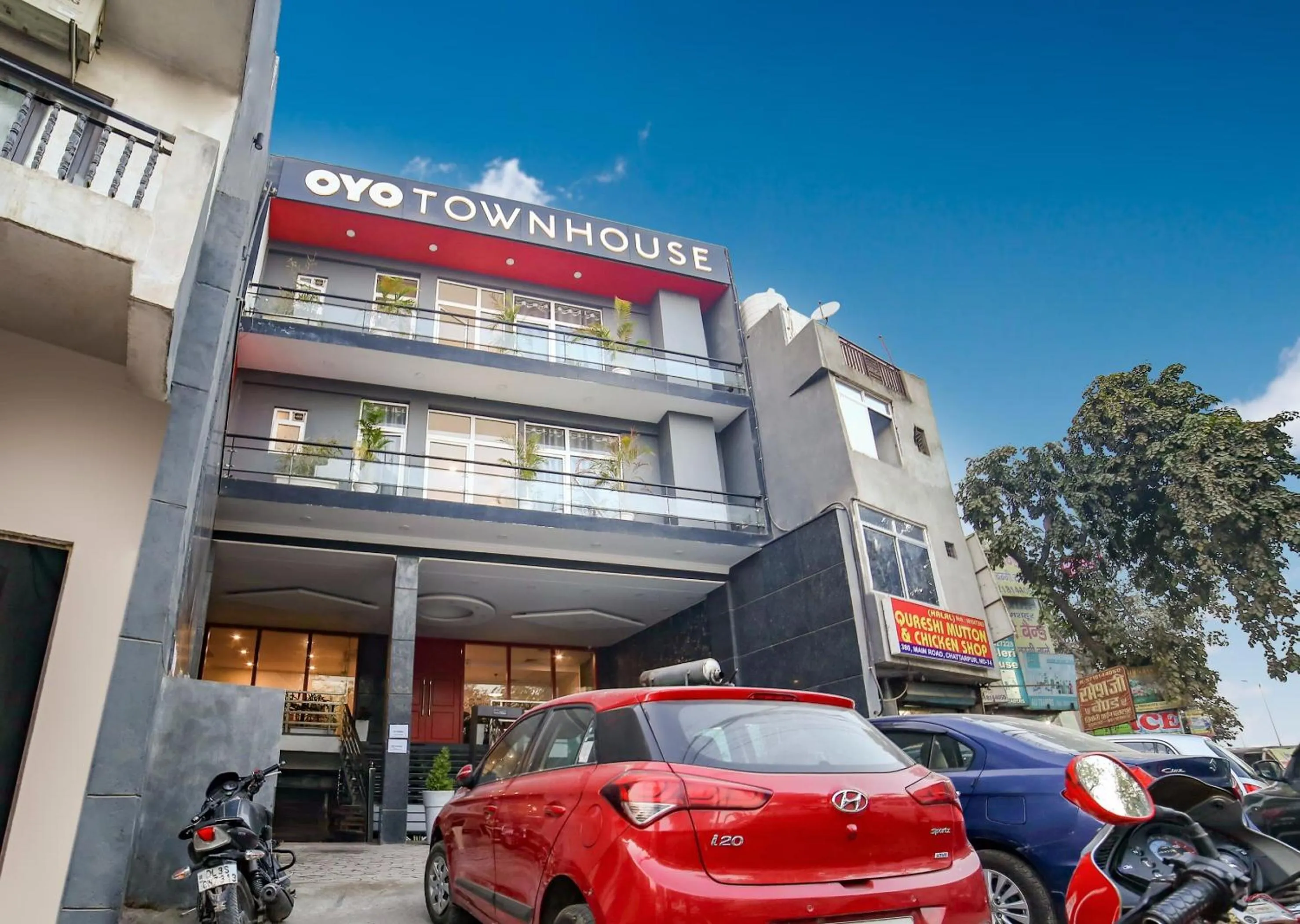 Facade/entrance in Townhouse Chattarpur Opp. Tivoli Garden Near Chhatarpur Metro Station