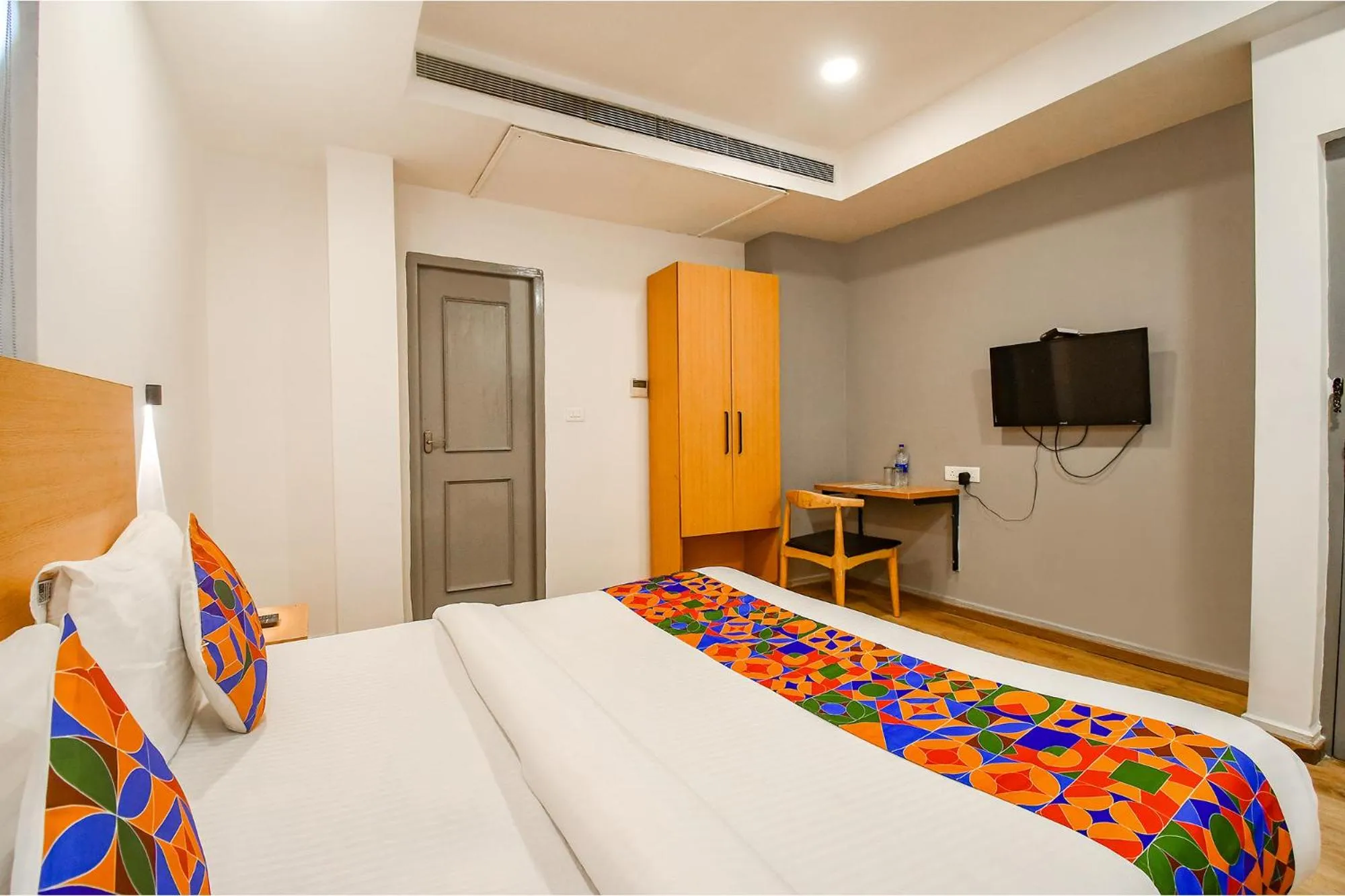 Bed in FabHotel Airport Green Arcade - near Kolkata Airport