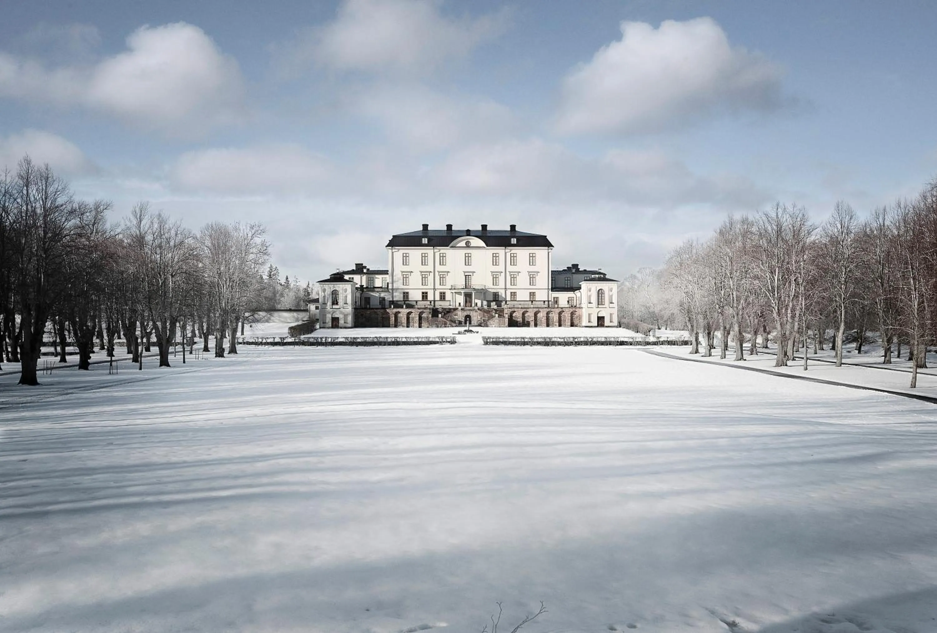 Facade/entrance in Rosersbergs Slottshotell