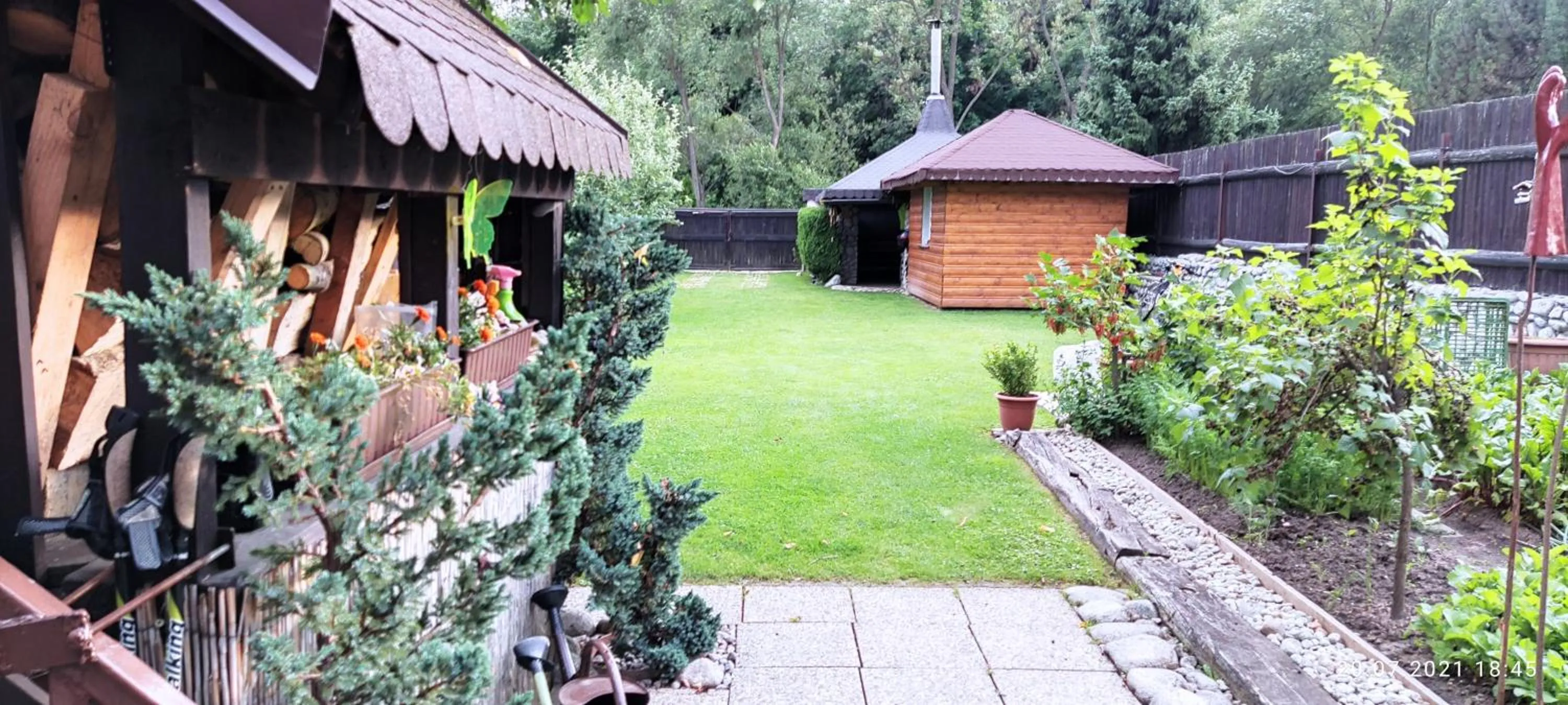 Garden in Ubytovanie 184, Bed and Braekfast 184