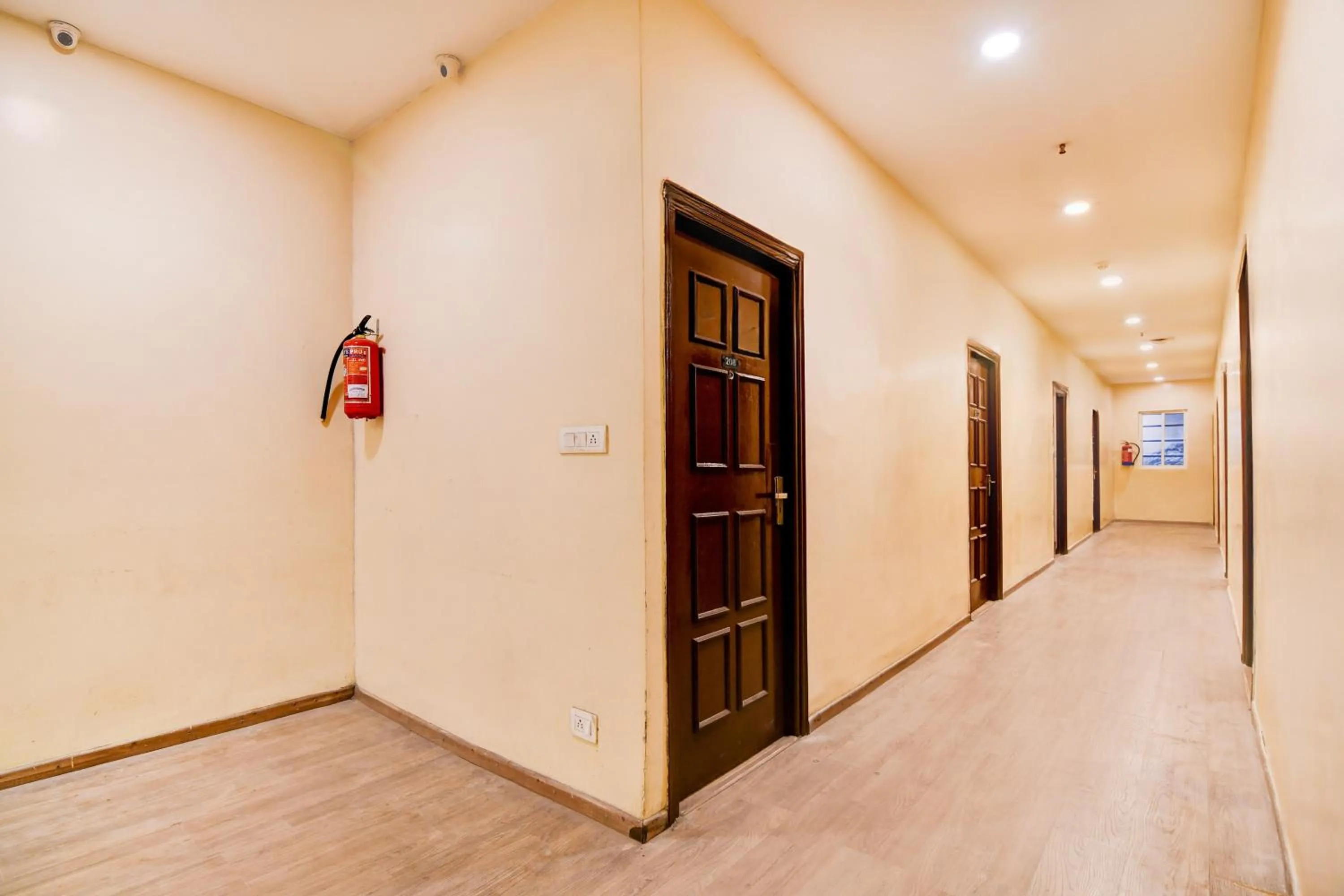 Lobby or reception in Super Townhouse Science City Formerly Hotel Mannat International