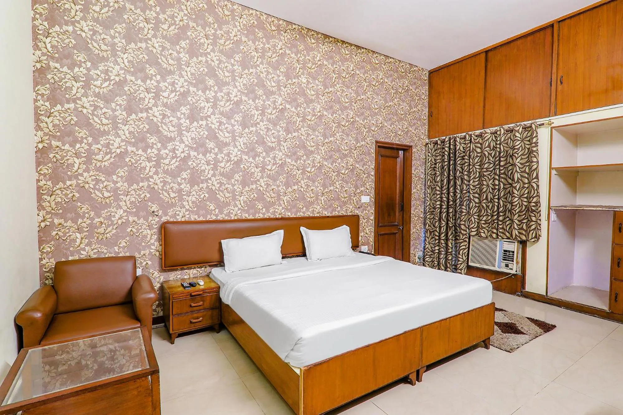 Bed in Hotel Executive