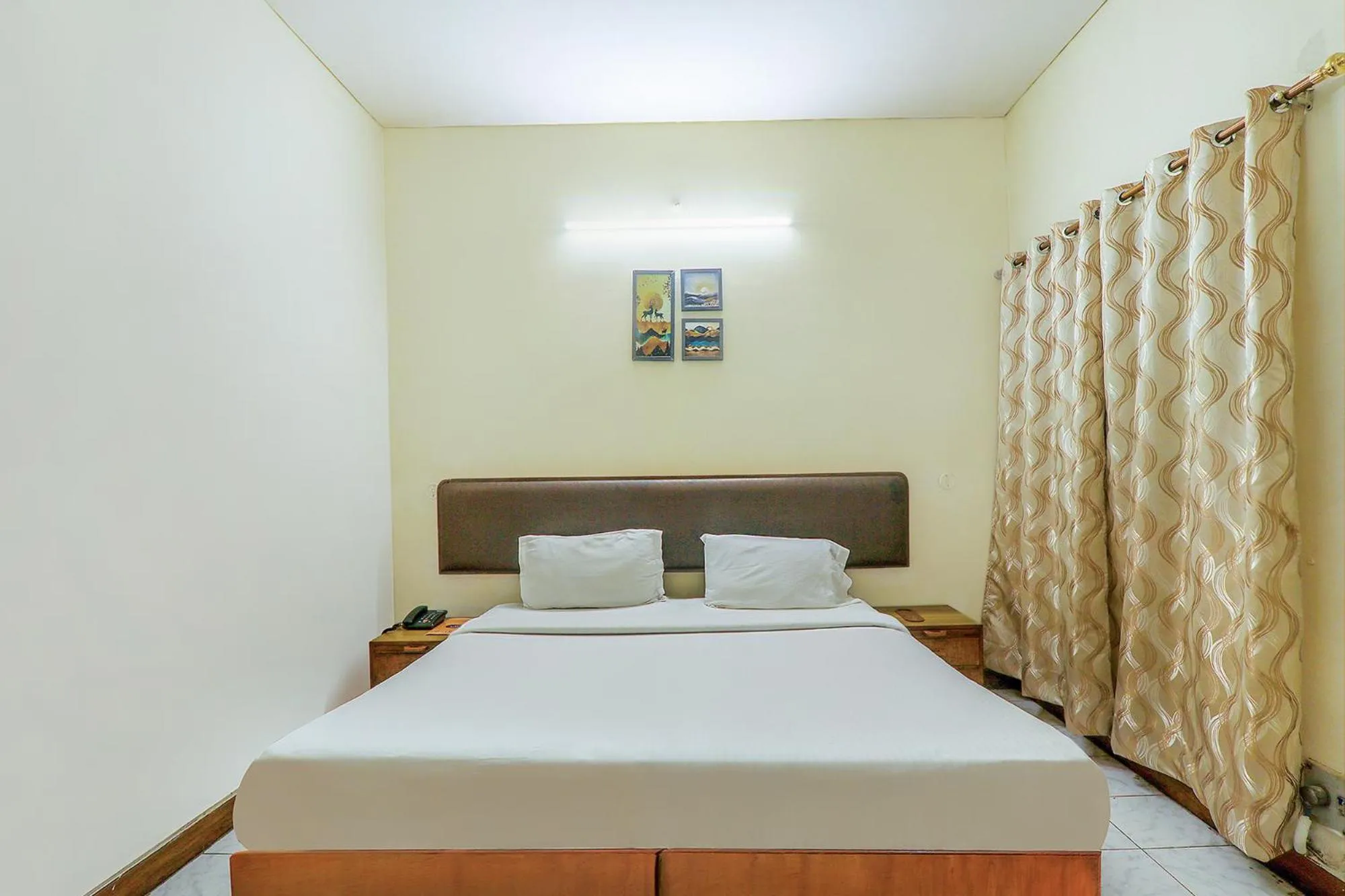 Bed in Hotel Executive