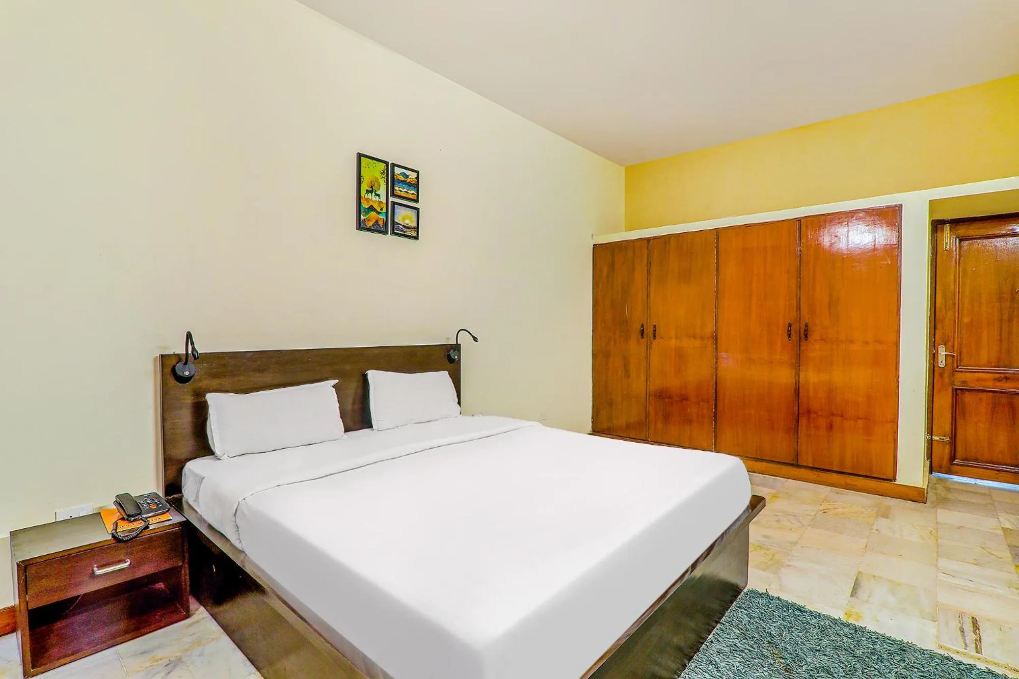 Bed in Hotel Executive