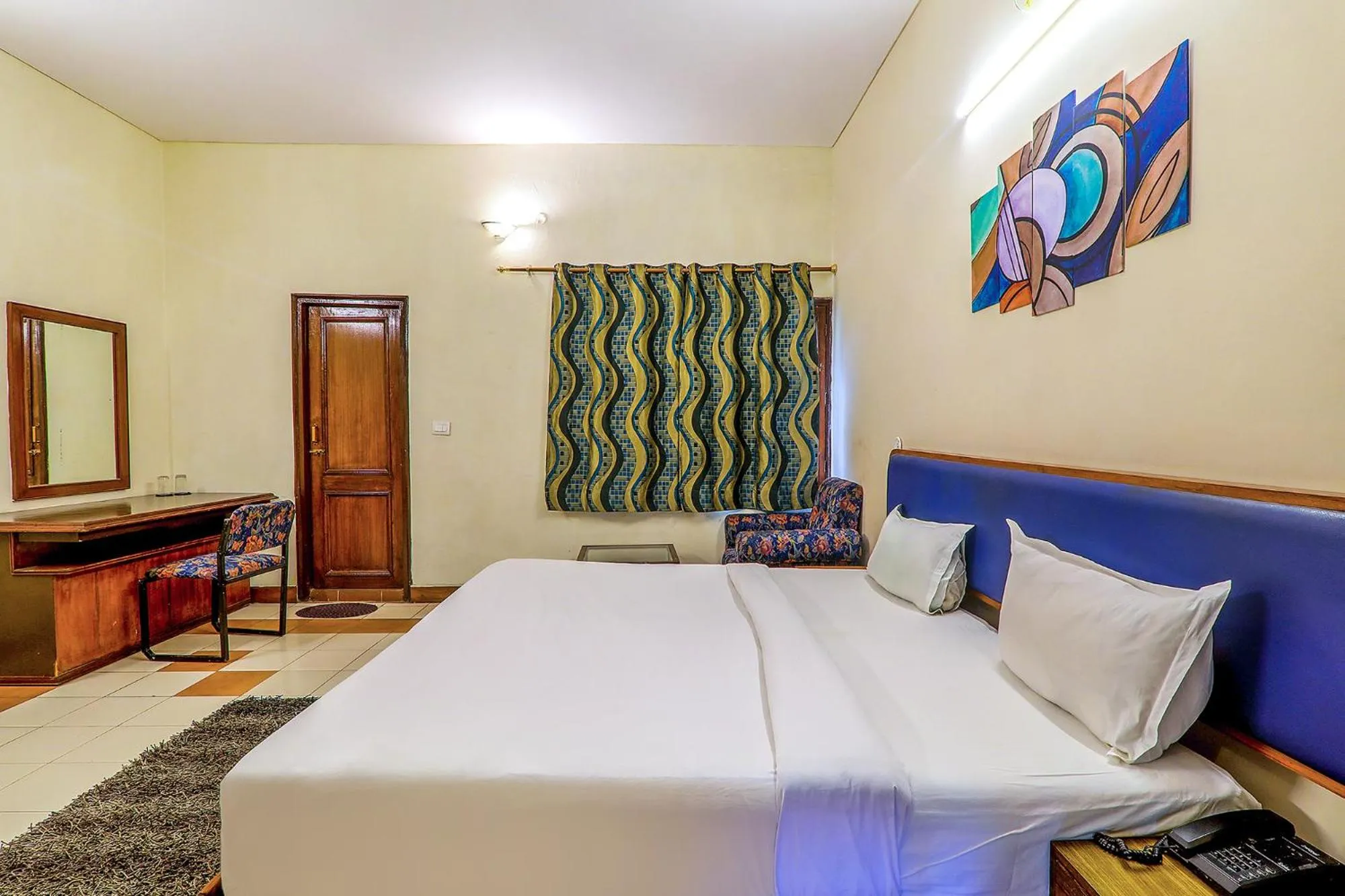 Photo of the whole room, Bed in Hotel Executive