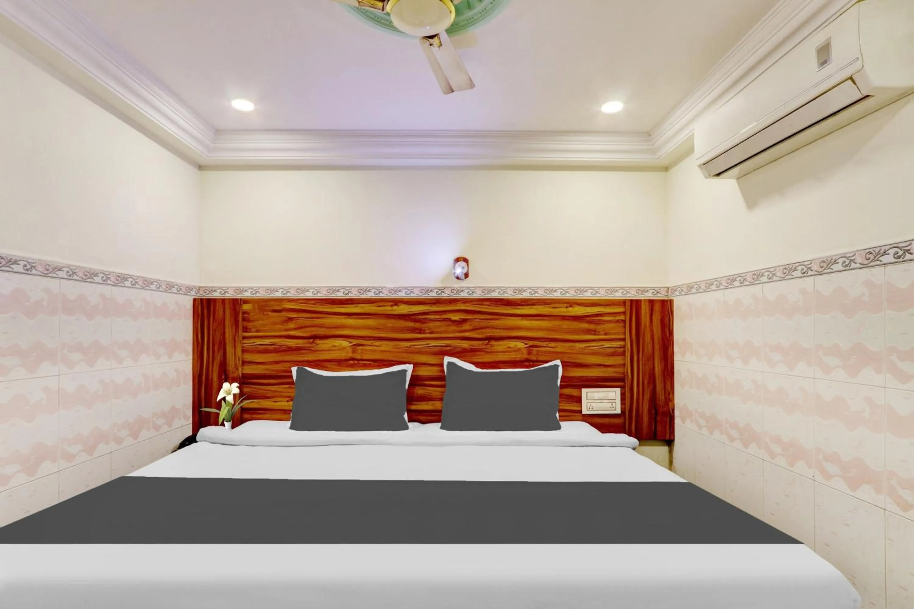 Bedroom, Bed in Collection O M G Road