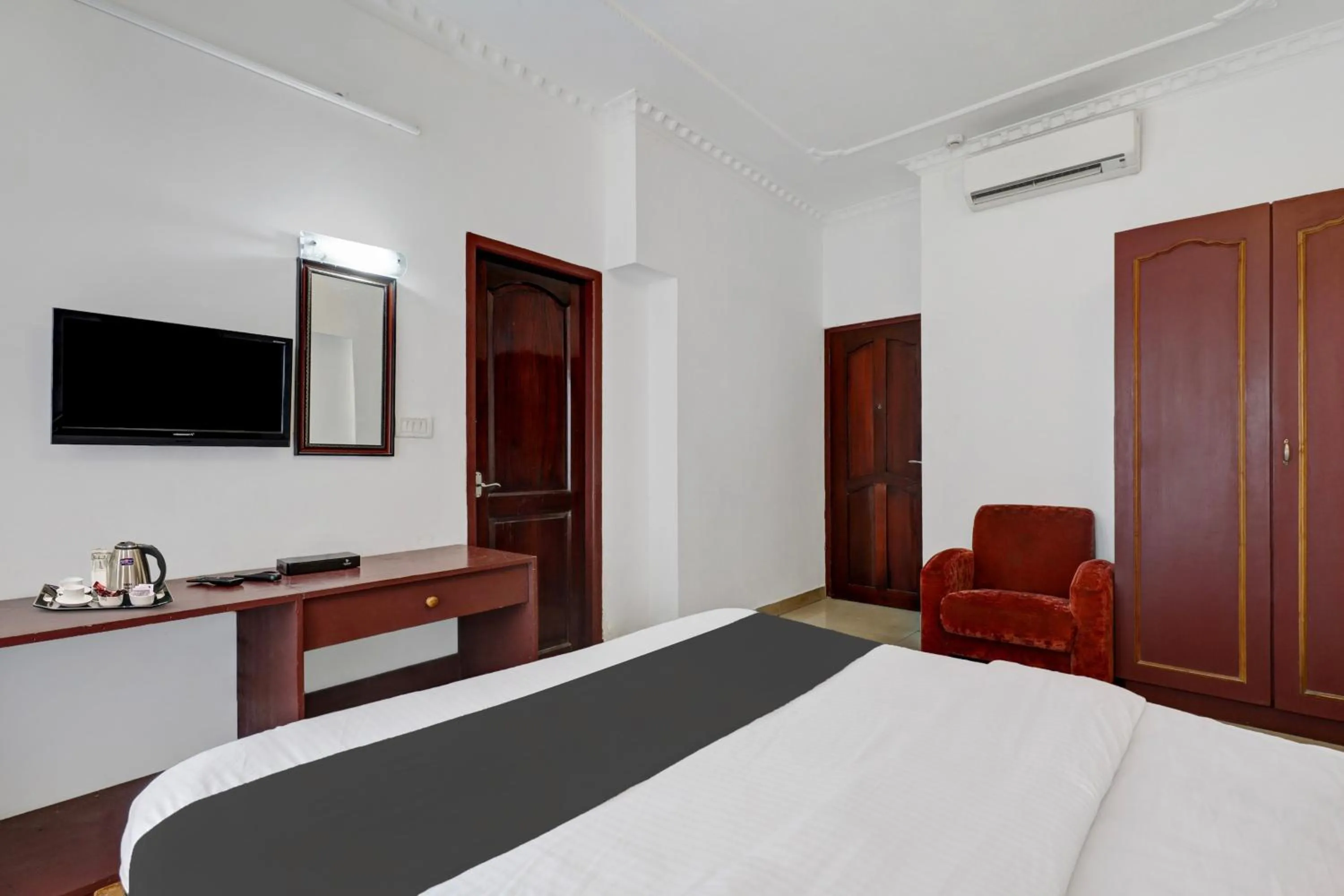 Bedroom, Bed in Collection O M G Road