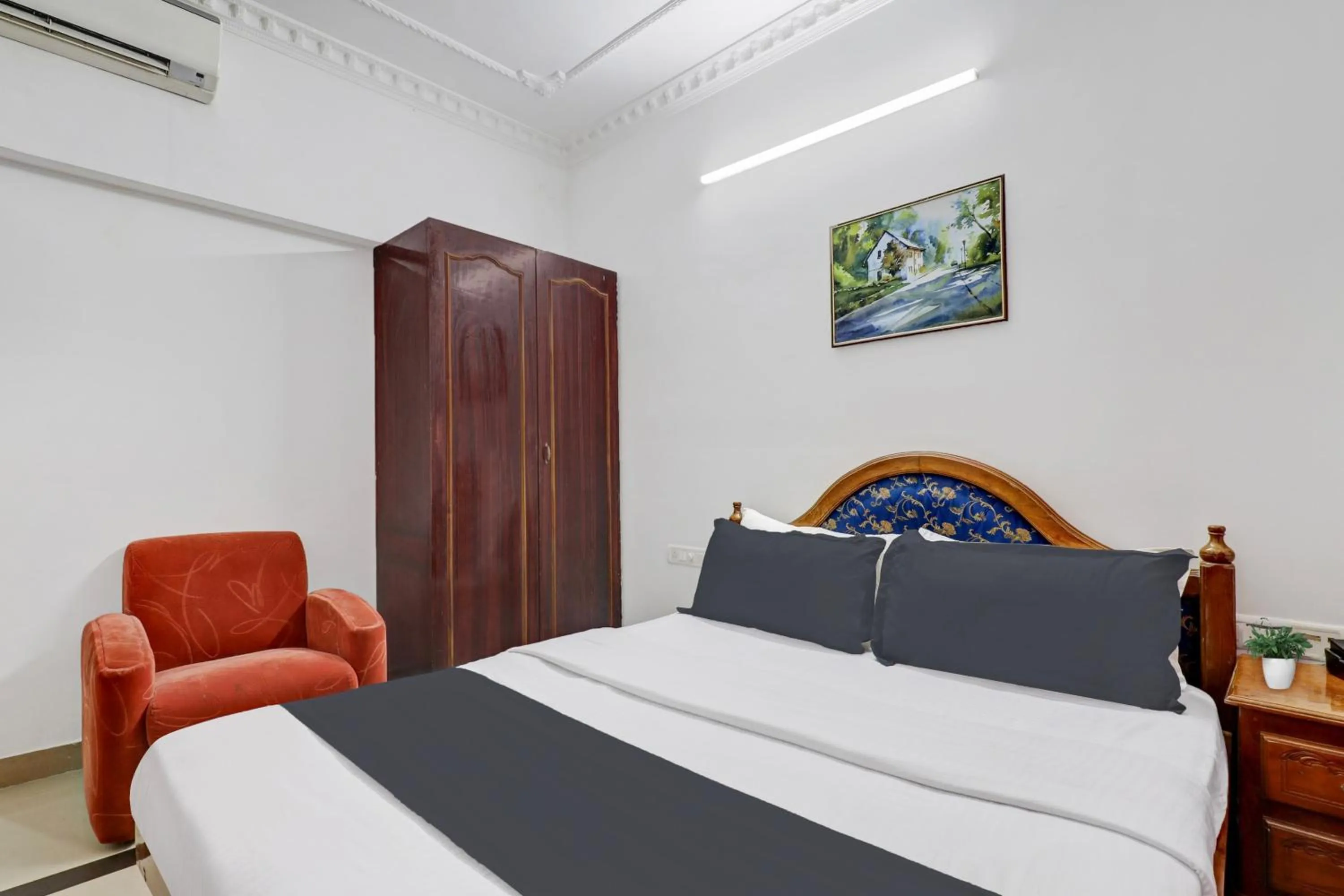 Bedroom, Bed in Collection O M G Road